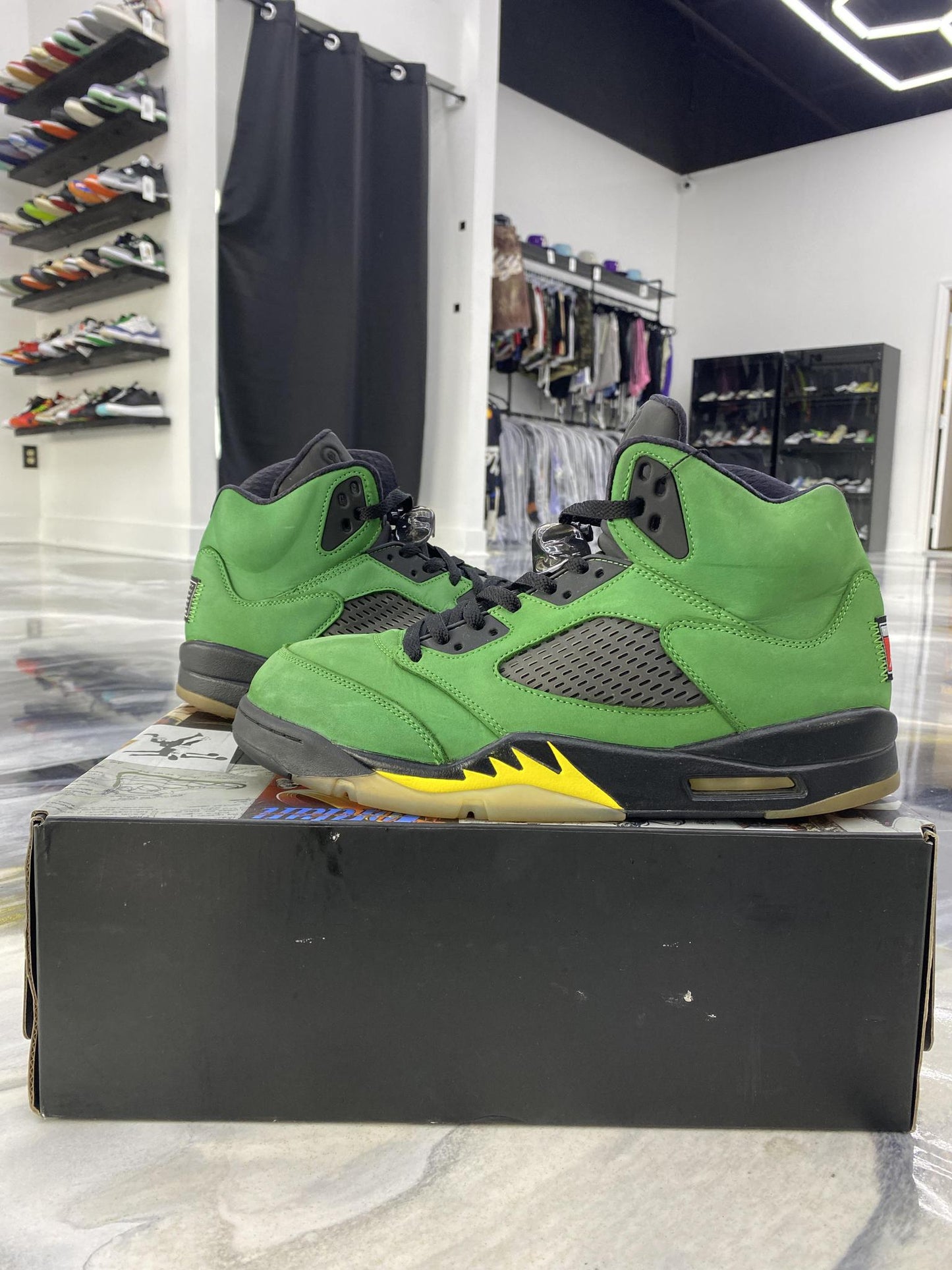 Jordan 5 "Oregon" Used Size 11.5