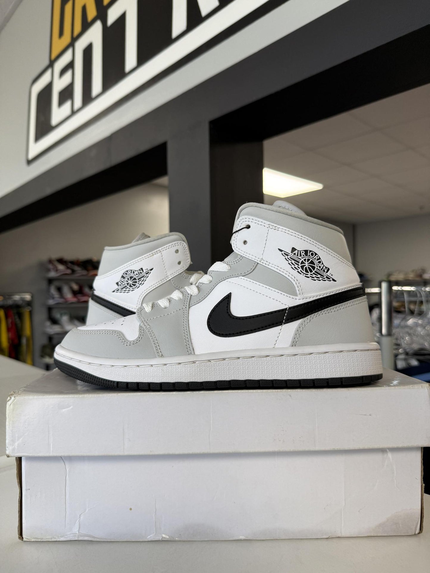 Jordan 1 Mid "Light Smoke Grey" Used Size 6.5Y/8W