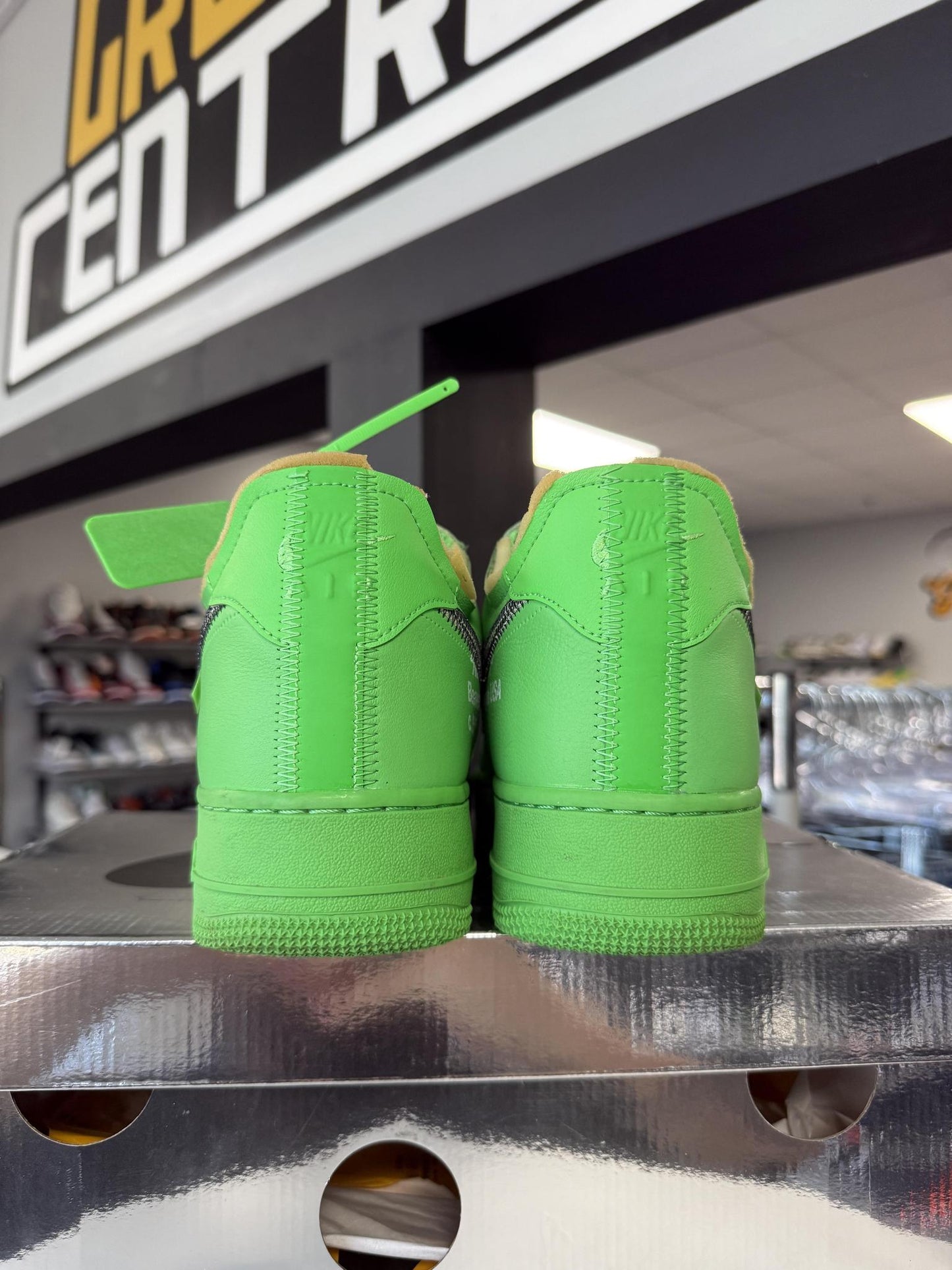 Nike Off White Air Force 1 "Green" Used Size 13