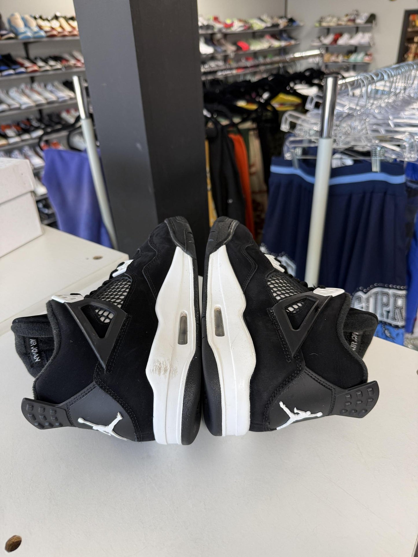 Jordan 4 "White Thunder" Used Size 5.5Y/7W