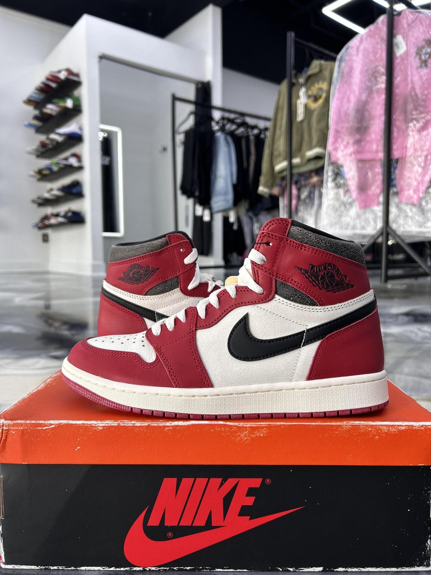 Jordan 1 "Lost & Found Chicago" Used Size 9