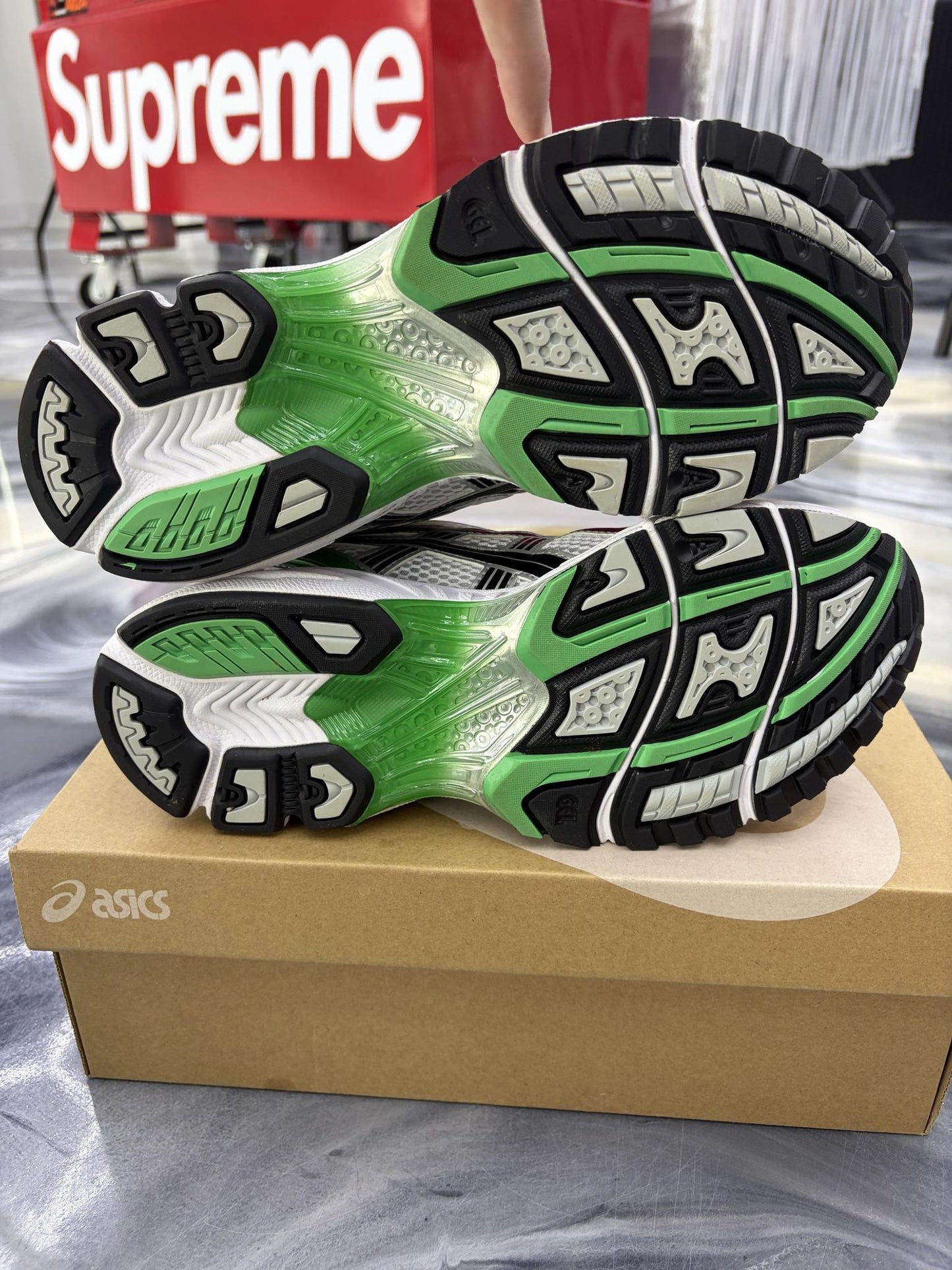 Asics Kayano 14 "Malachite Green" Used Size 9