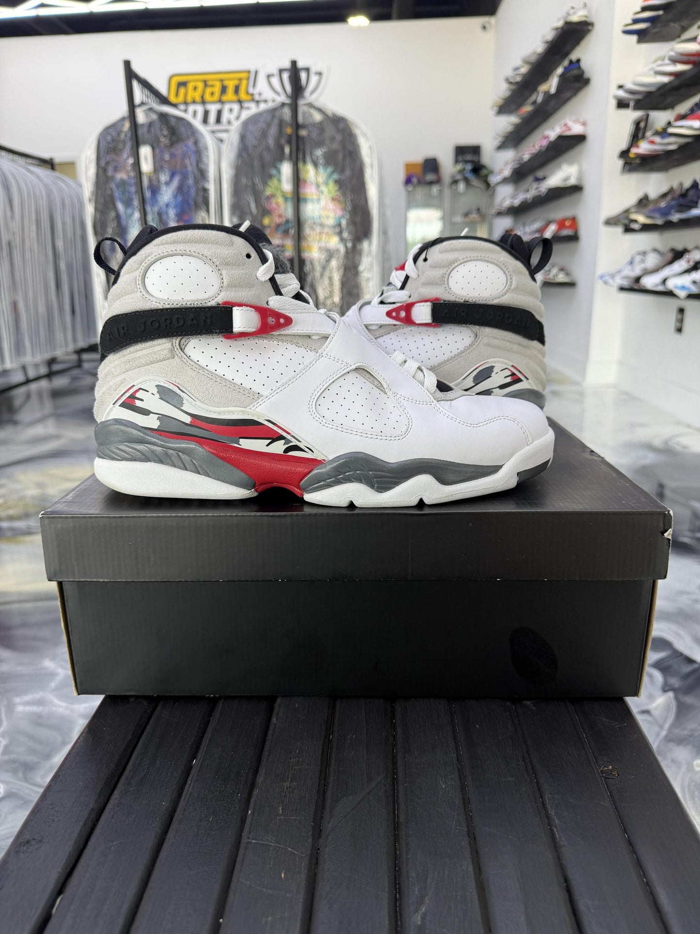 Jordan 8 "Bugs Bunny" (2013) Used Size 9.5