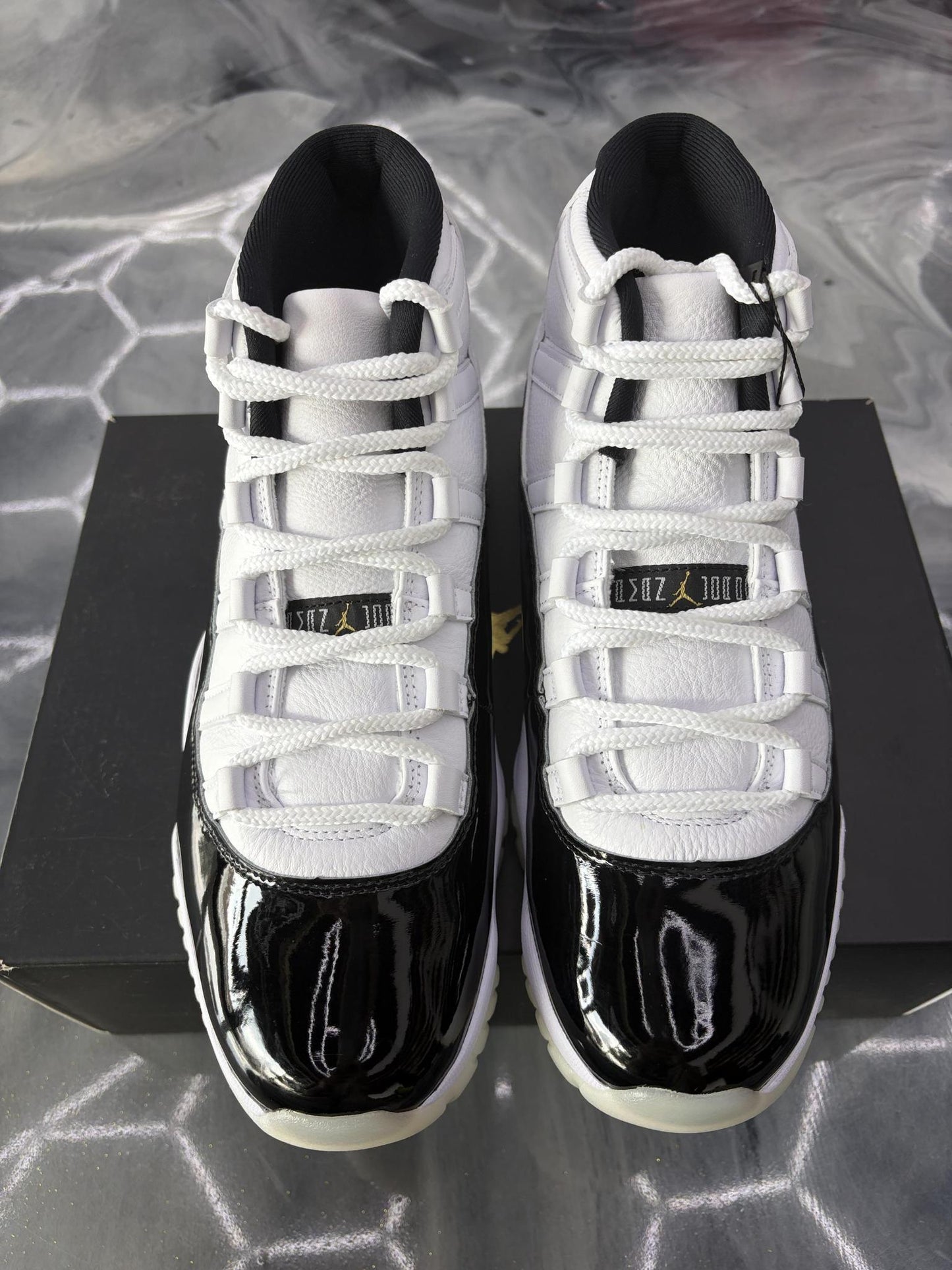 Jordan 11 "Gratitude" Used Size 9