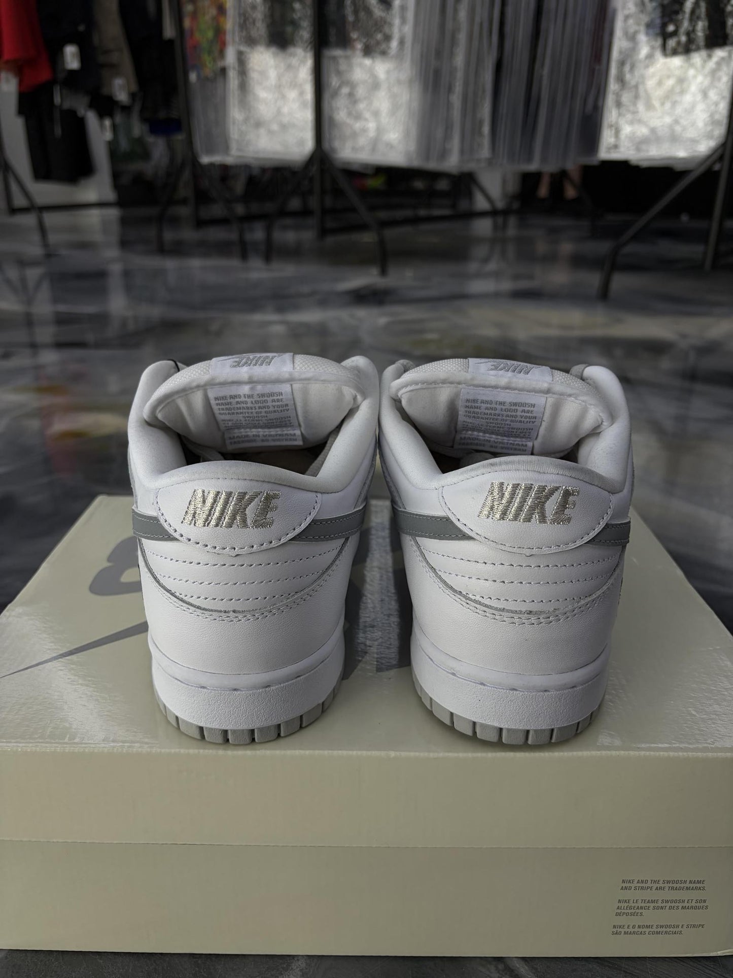 Nike SB Dunk Low X Supreme "White Grey" Used Size 10.5