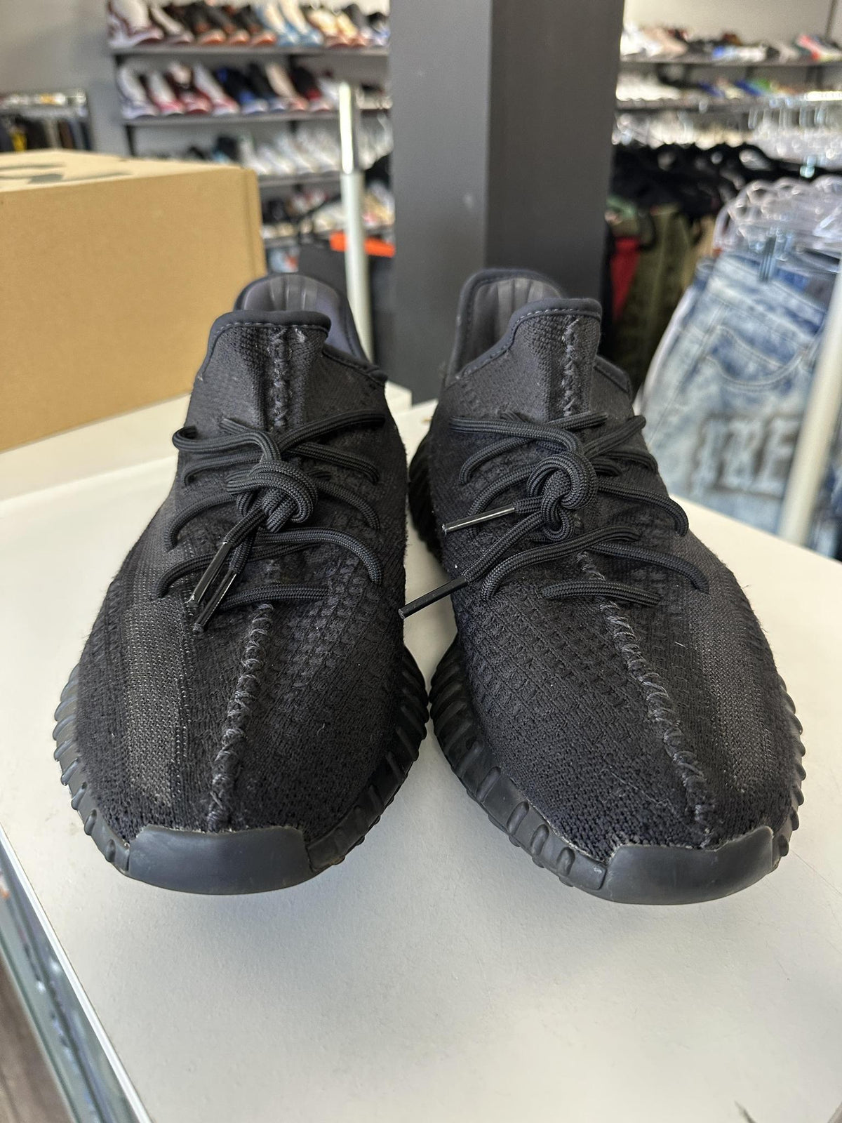 Adidas Yeezy Boost 350 V2 Onyx Used
