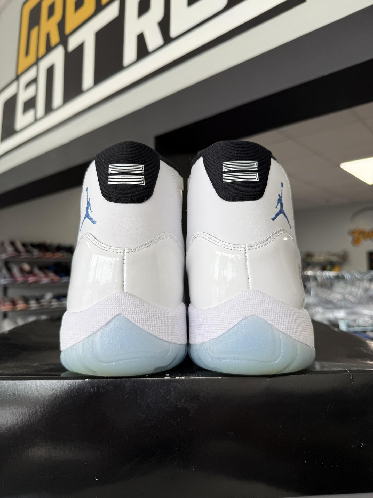 Jordan 11 "Legend Blue" Used Size 13