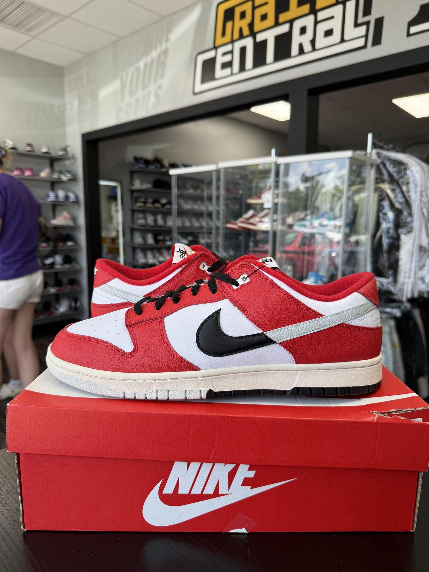 Dunk Low "Chicago Split" Used Size 14