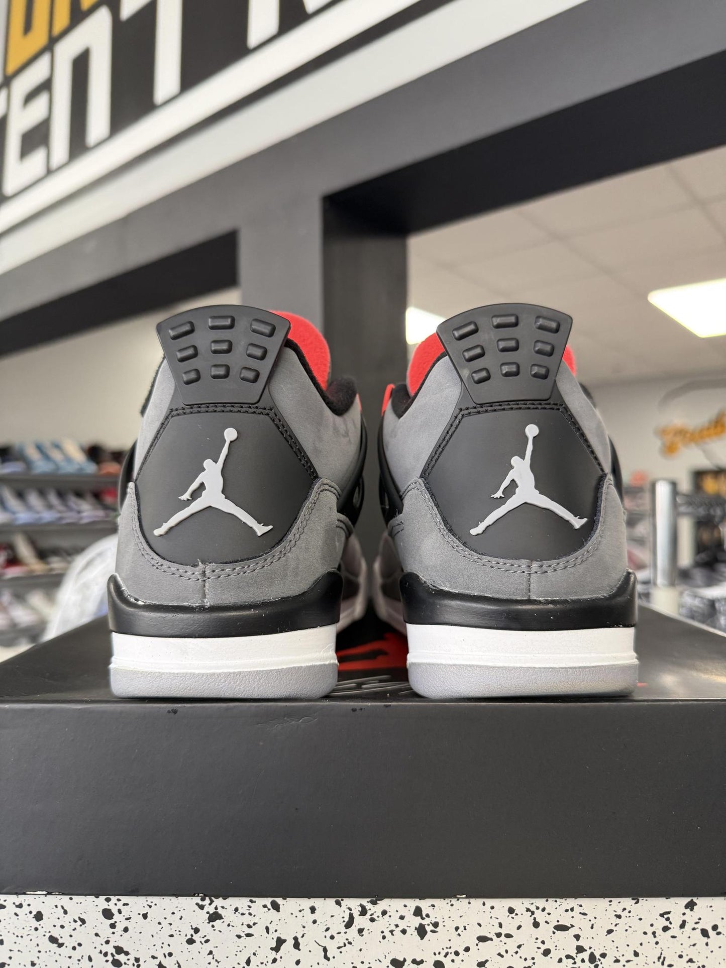 Jordan 4 Infrared Used Size 6.5Y/8W