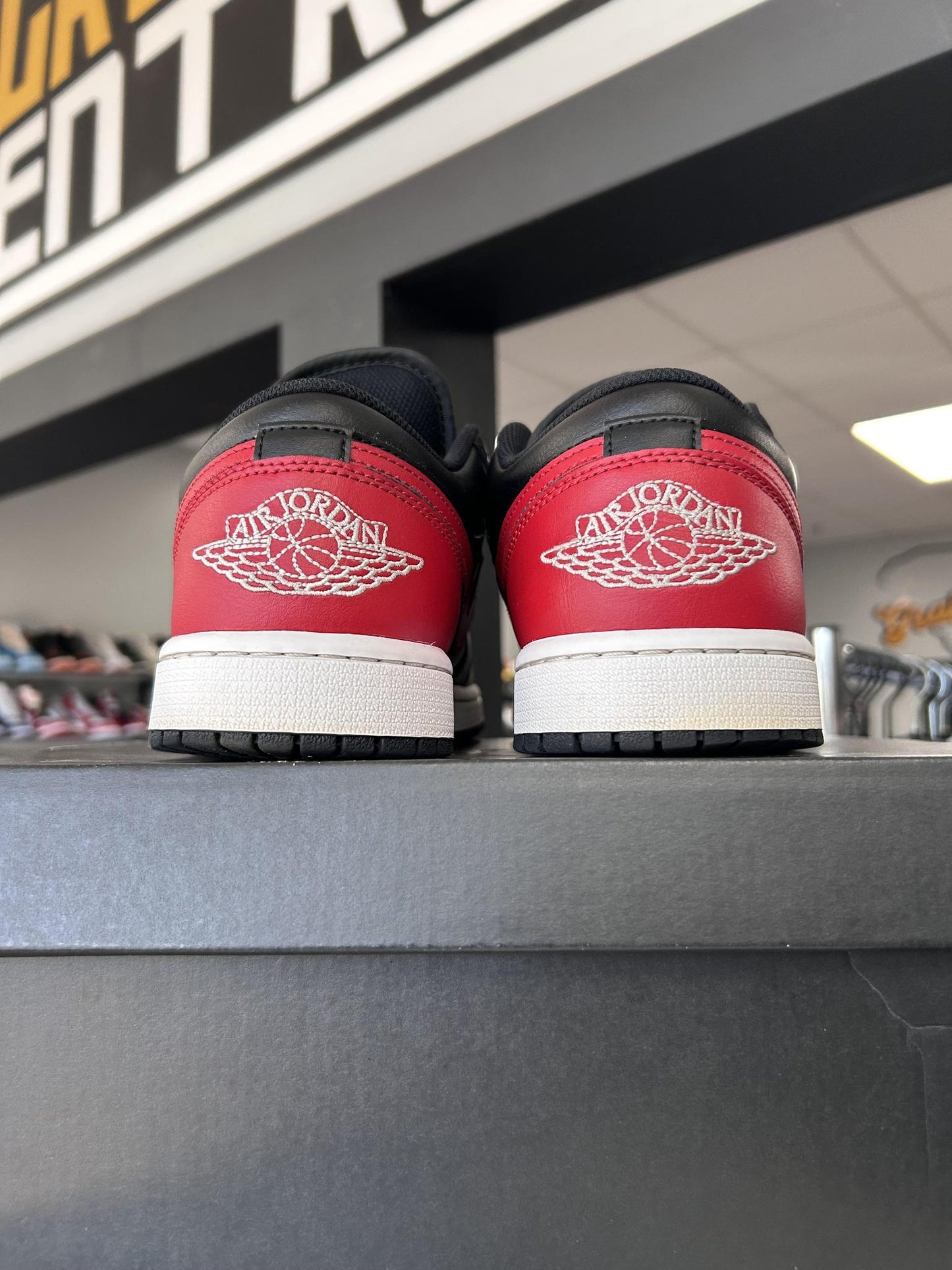Jordan 1 Low "Reverse Bred" Used Size 10