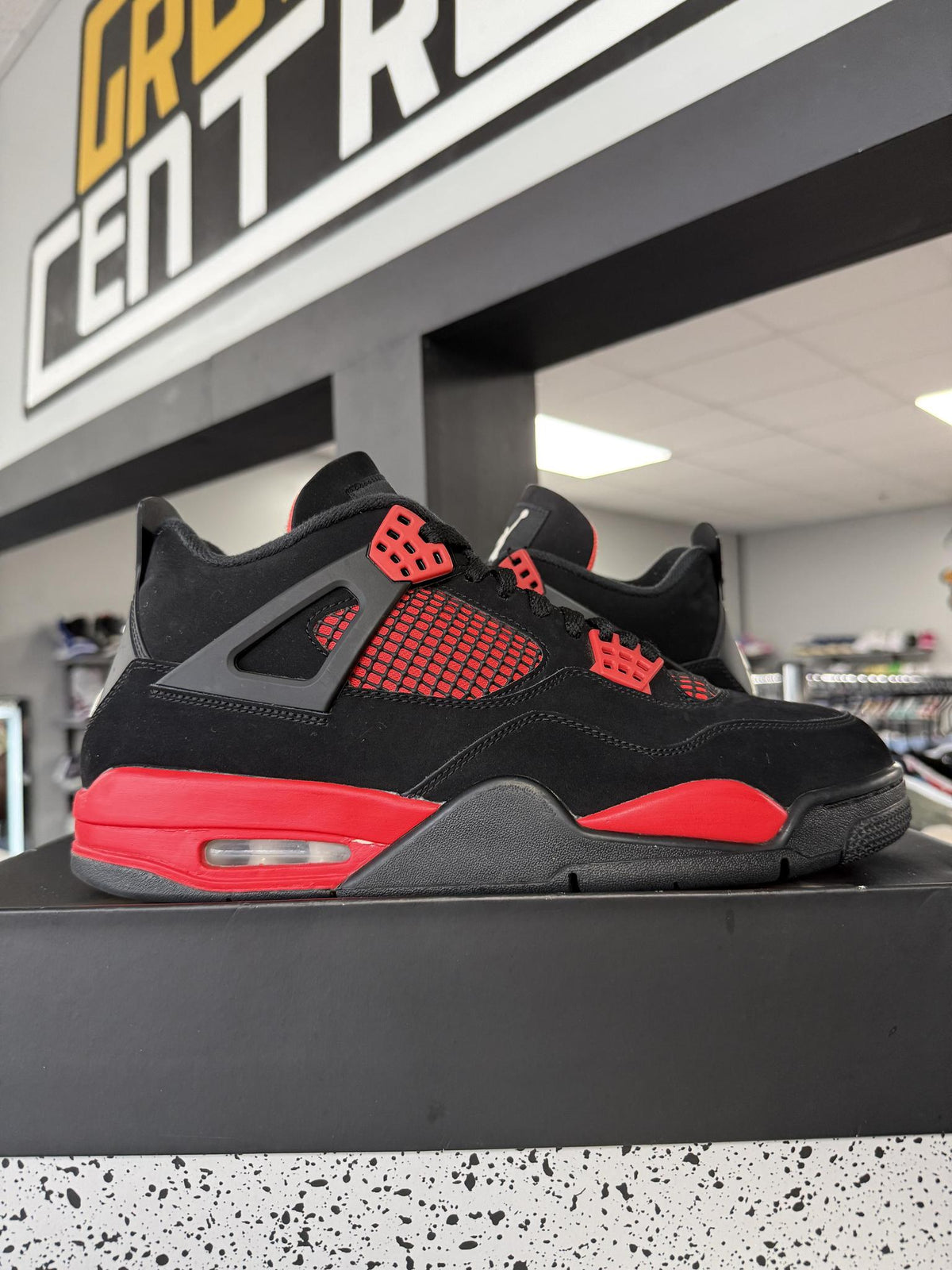Jordan 4 "Red Thunder" Used Size 11