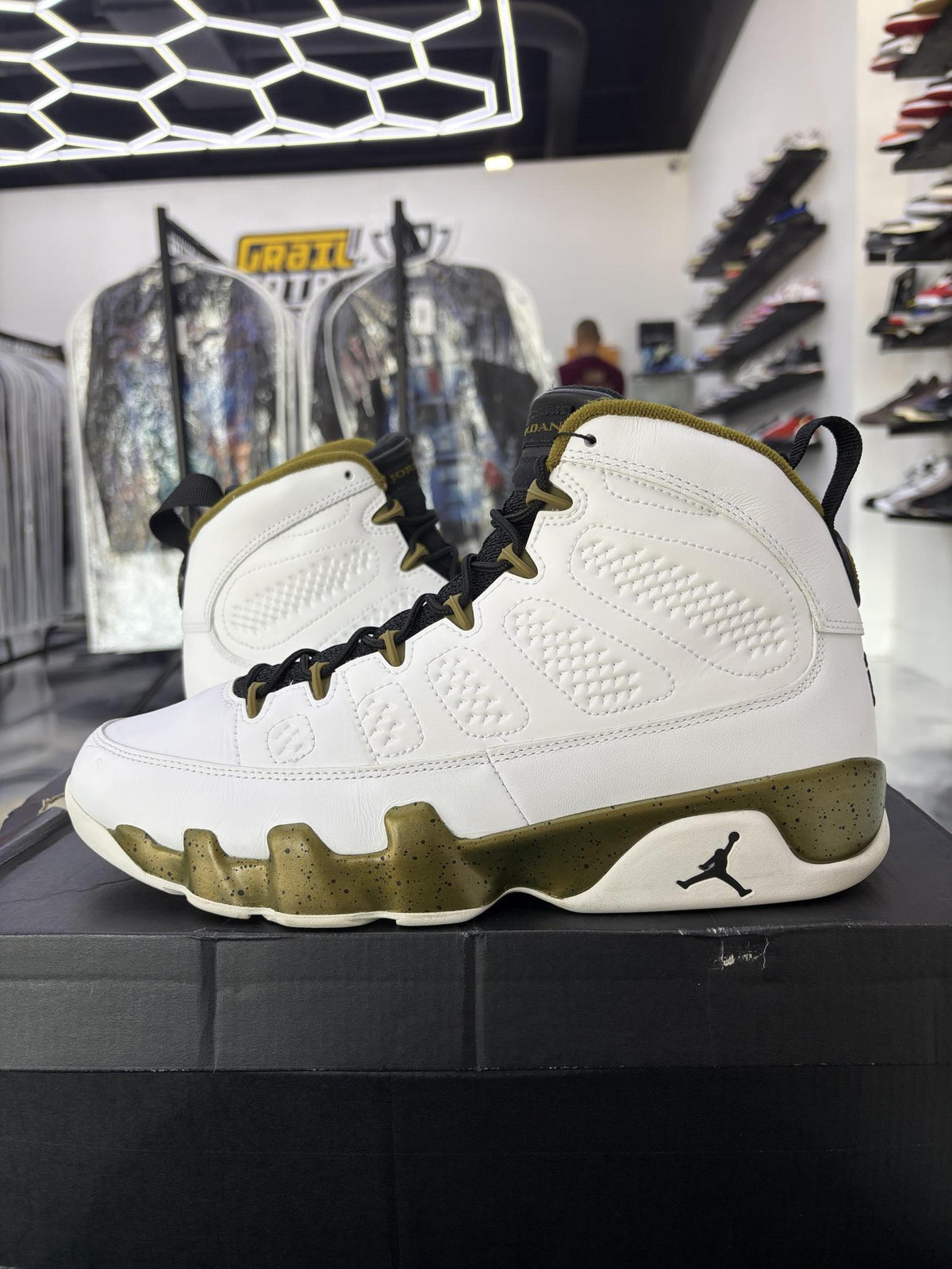 Jordan 9 "Statue" Used Size 9.5