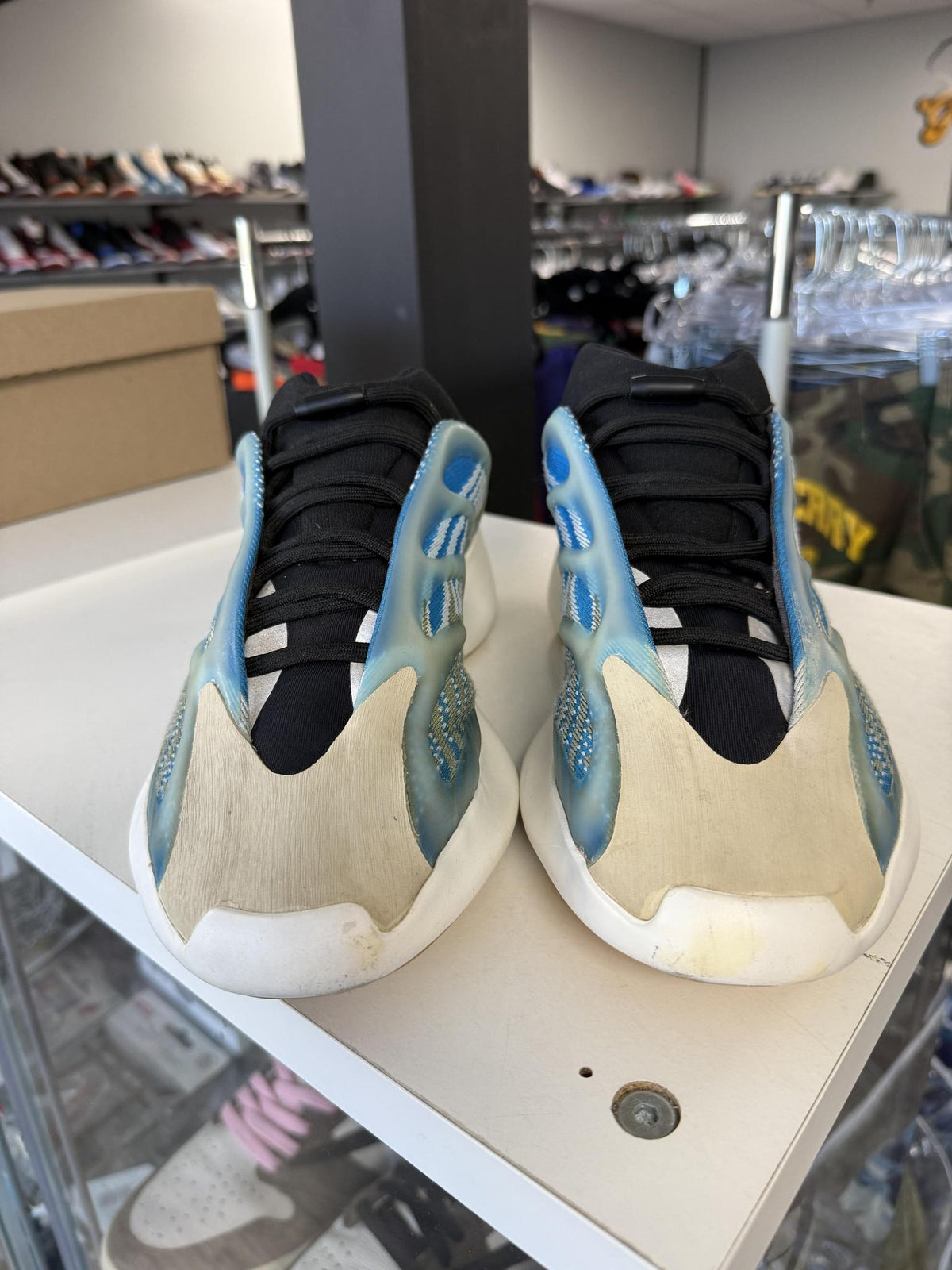 Yeezy 700 V3 "Arzareth" Used Size 11