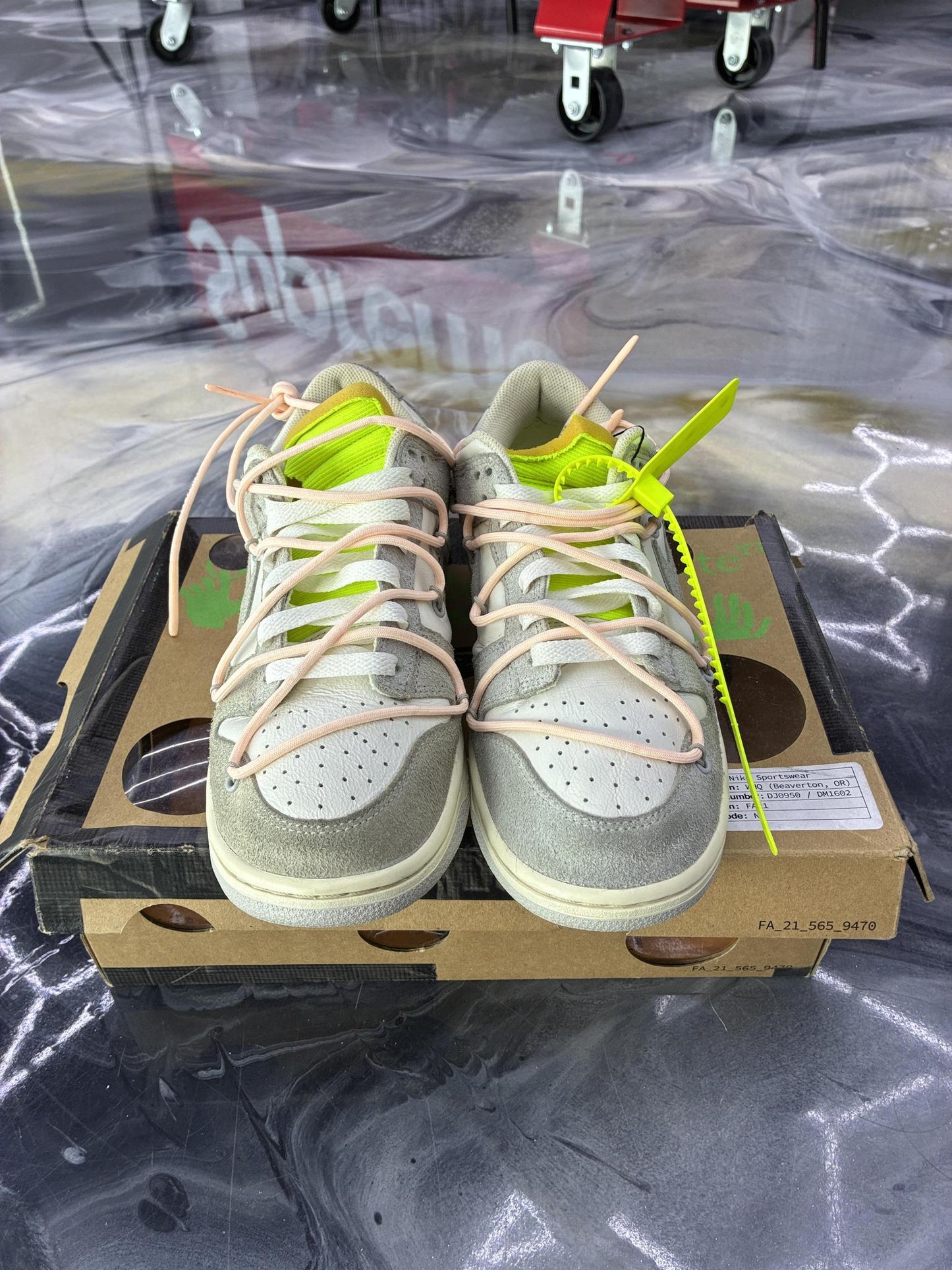 Nike Dunk Low X "Off White Lot 12" Used Size 9
