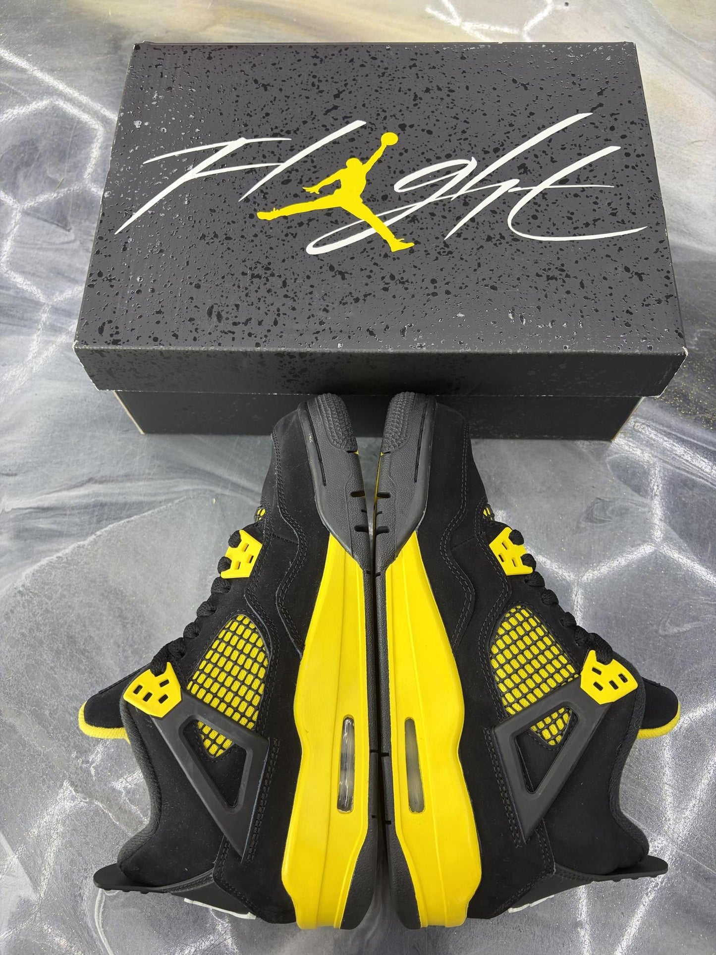 Jordan 4 "Thunder" Used Size 6Y/7.5W