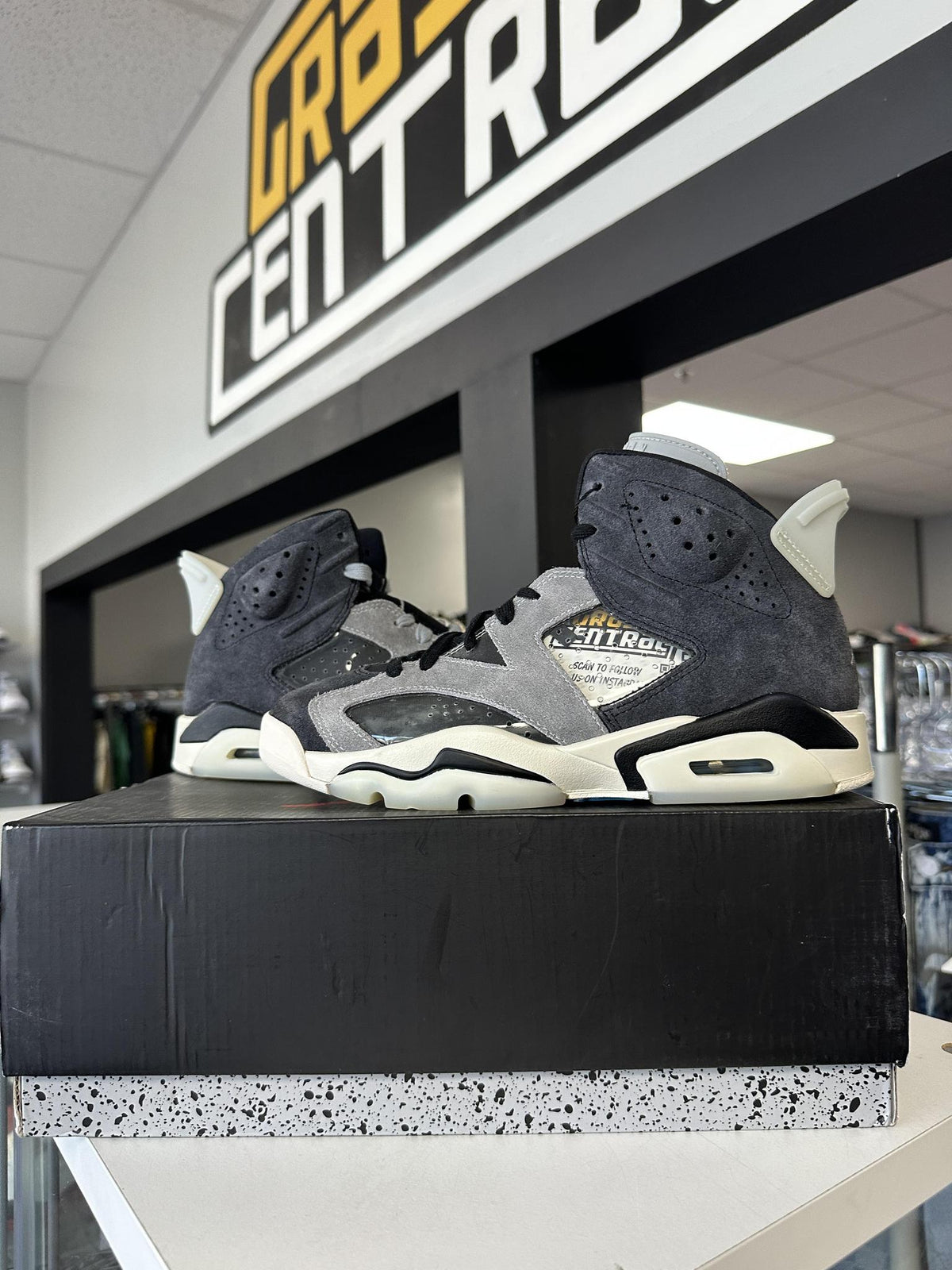 Jordan 6 Tech Chrome Used