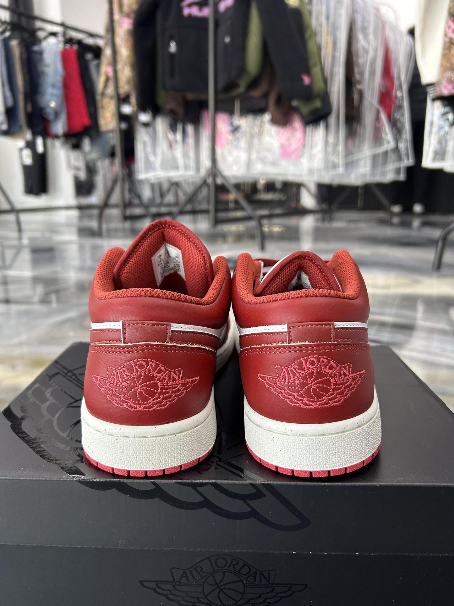 Jordan 1 Low "Dune Red" Used Size 9
