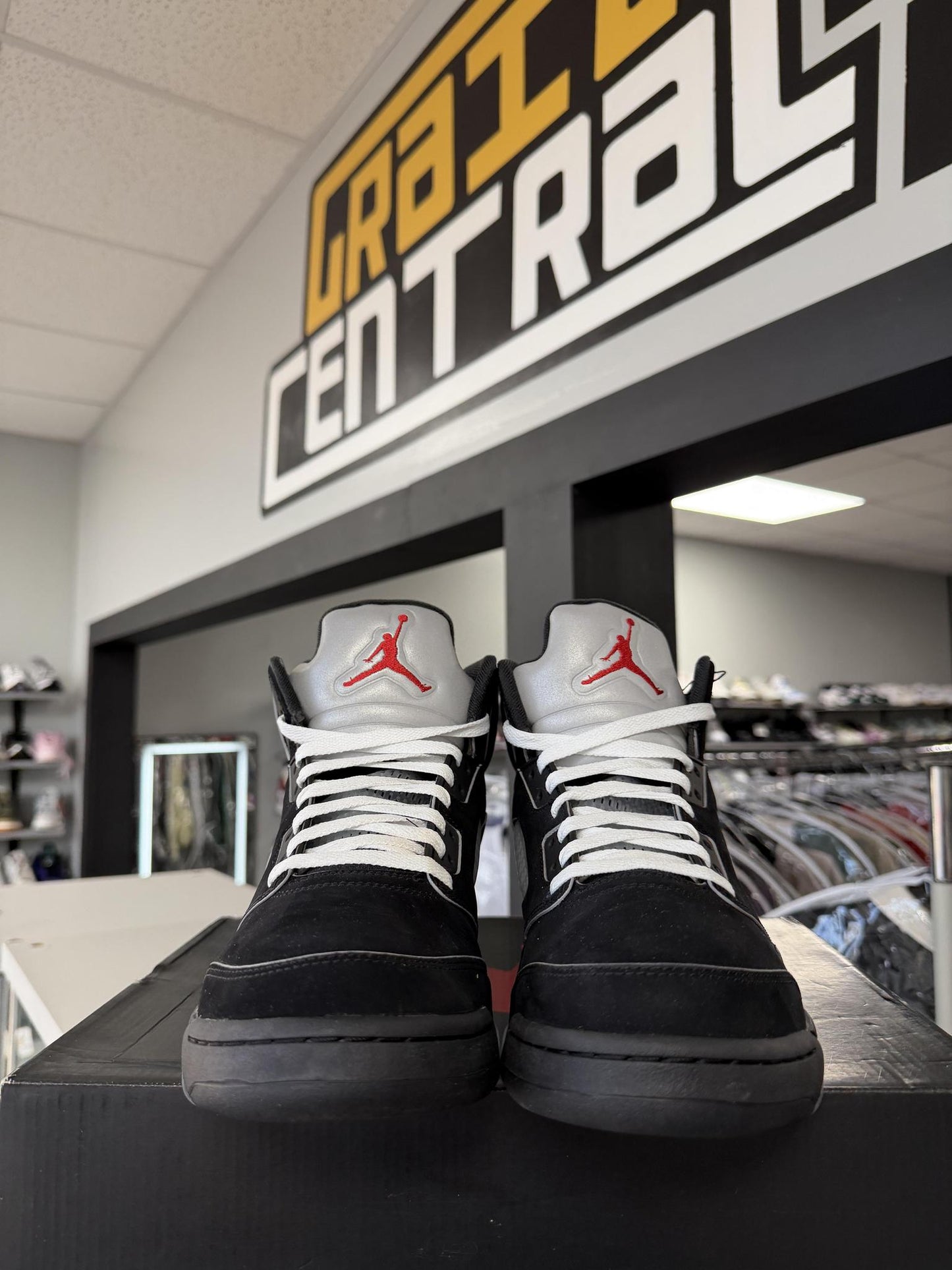 Jordan 5 "Metallic Reimagined" Used Size 10