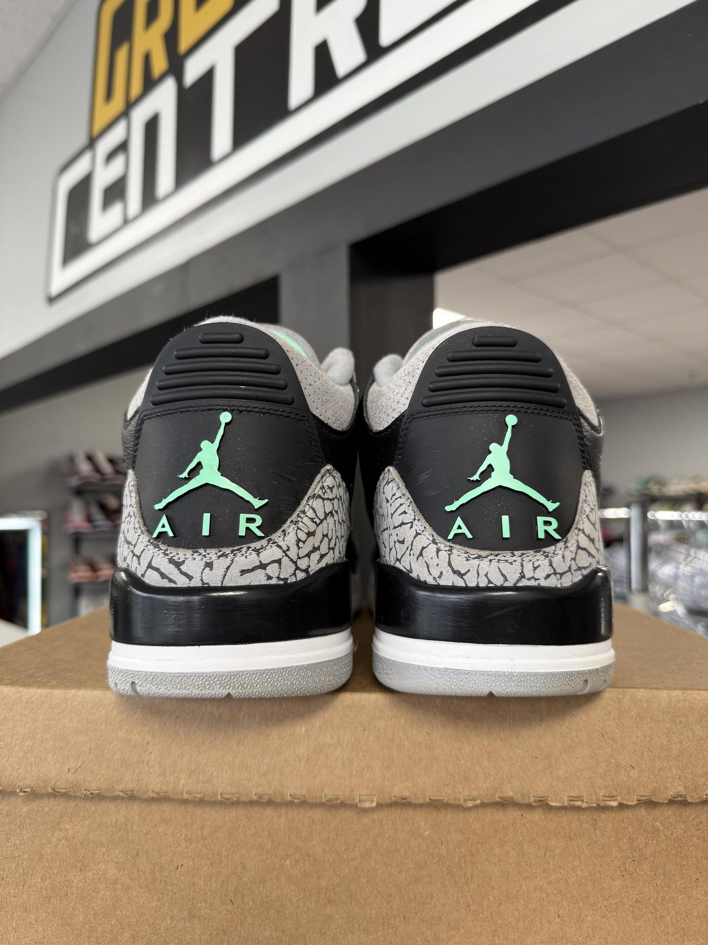 Jordan 3 "Green Glow" Used Size 13