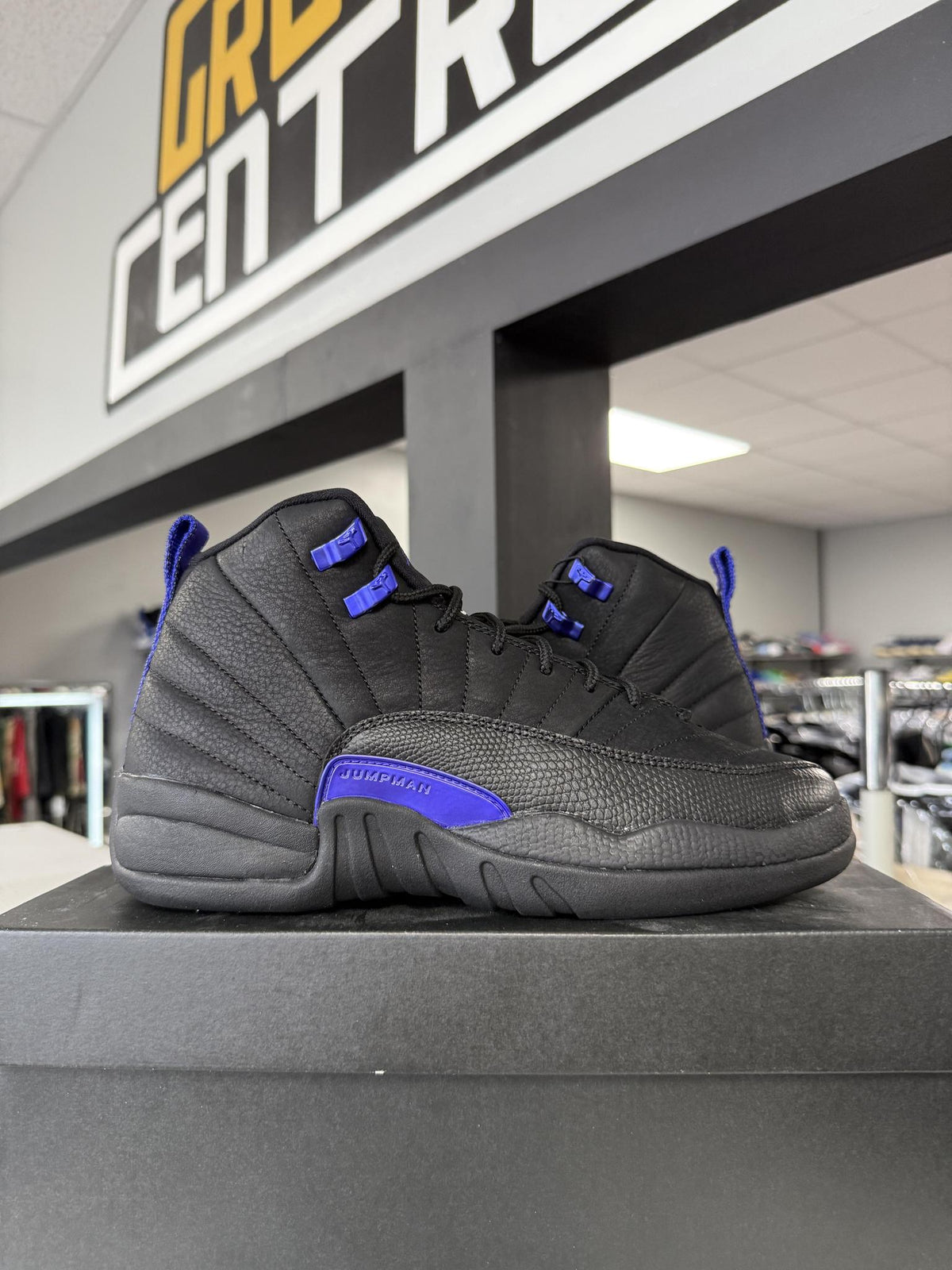 Jordan 12 "Dark Concord" Used Size 7Y/8.5W