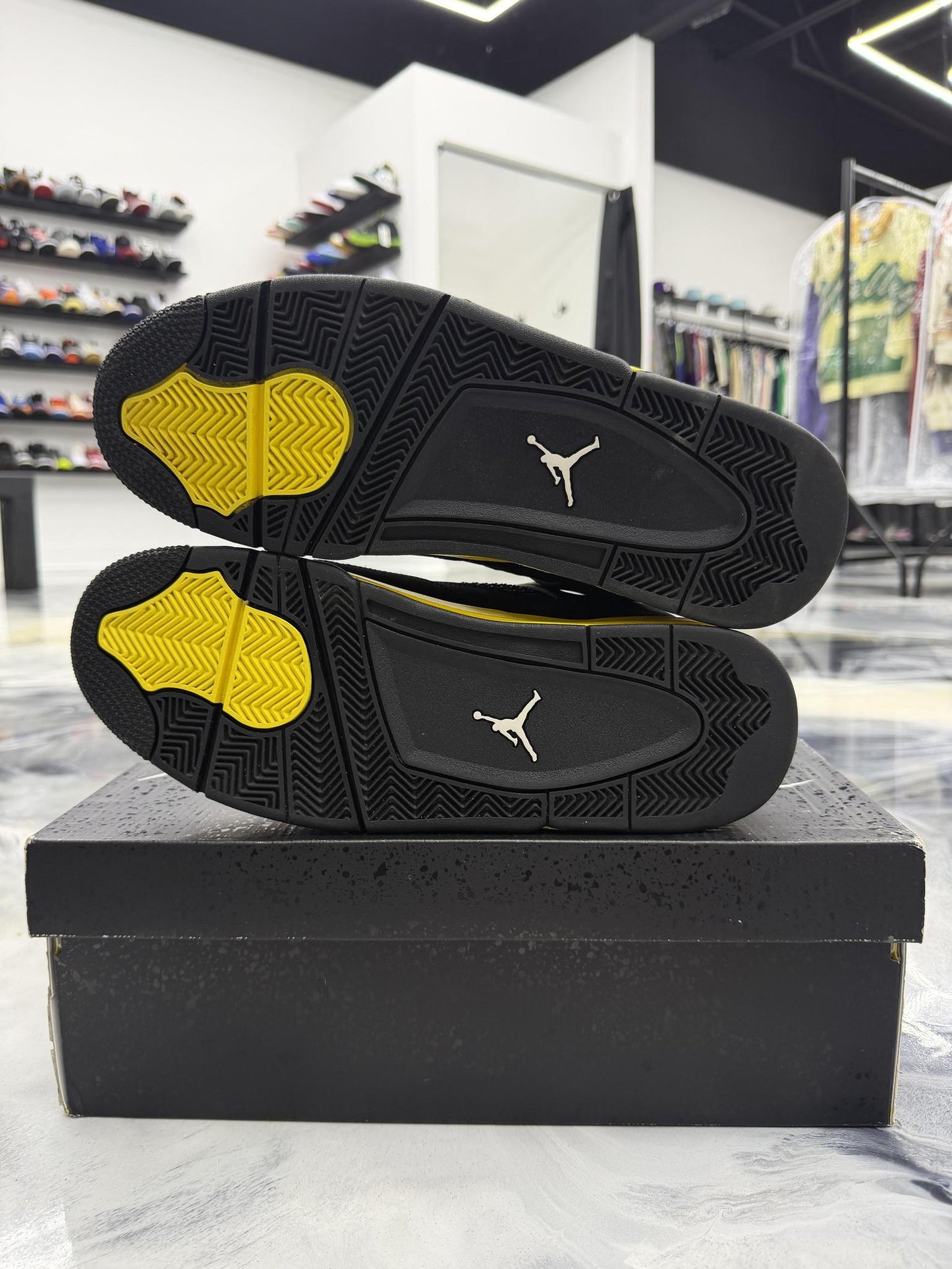 Jordan 4 "Thunder" Used Size 12