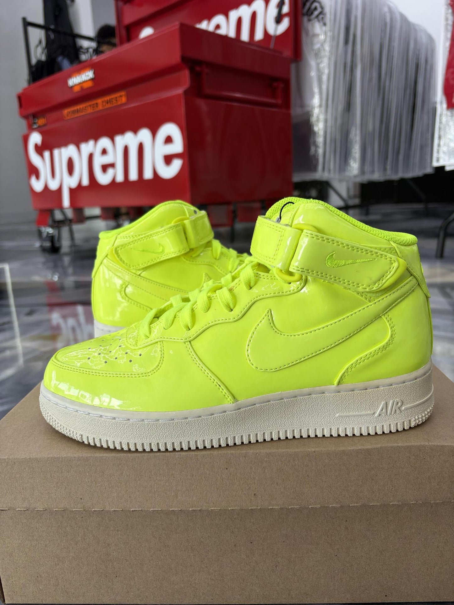 Nike Air Force 1 Mid "Volt White" Used Size 8