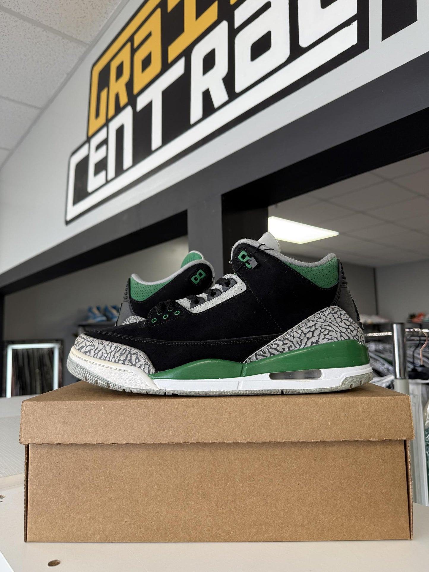 Jordan 3 "Pine Green" Used Size 13