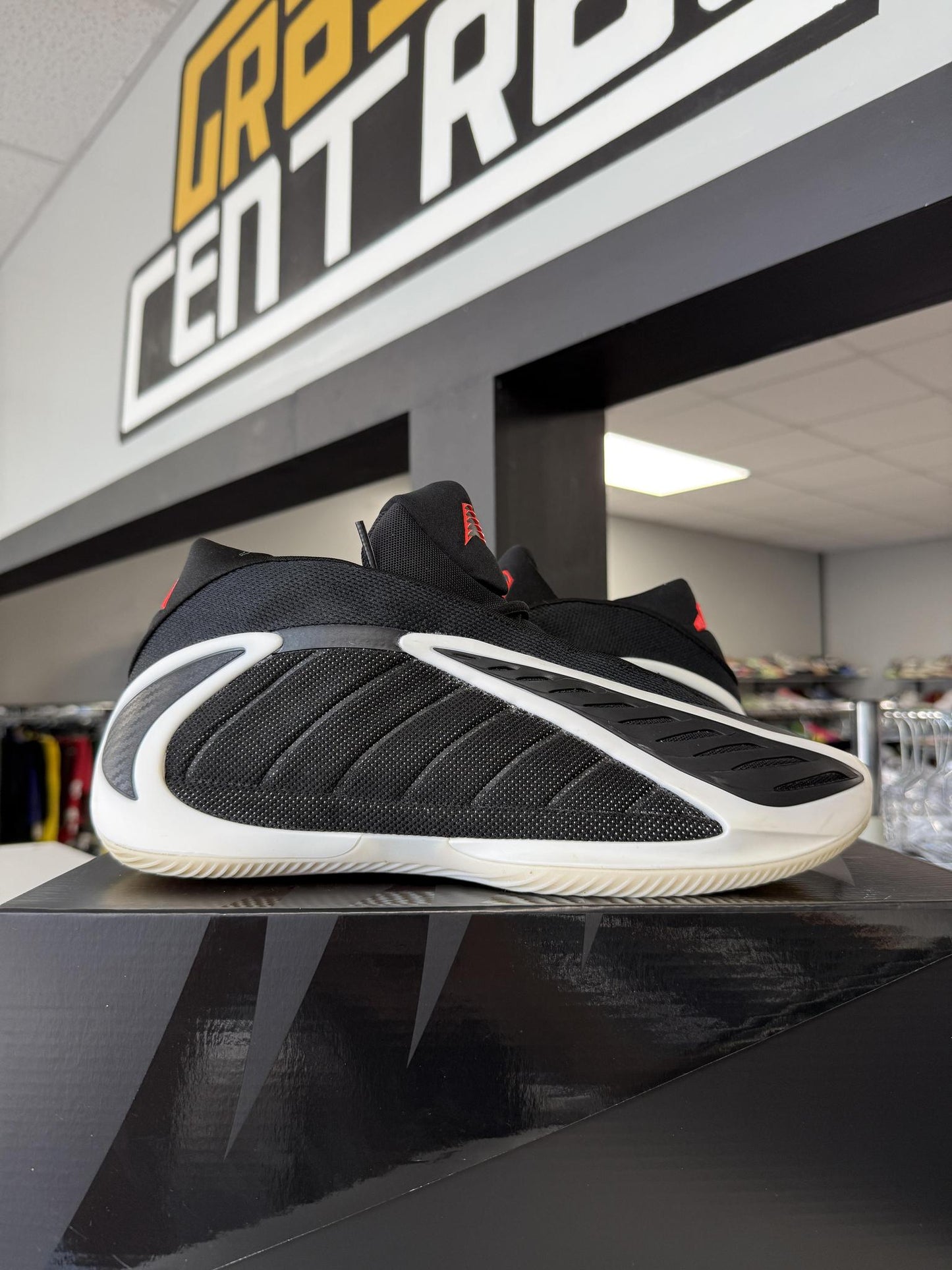Adidas AE2 "Black White" Used Size 11