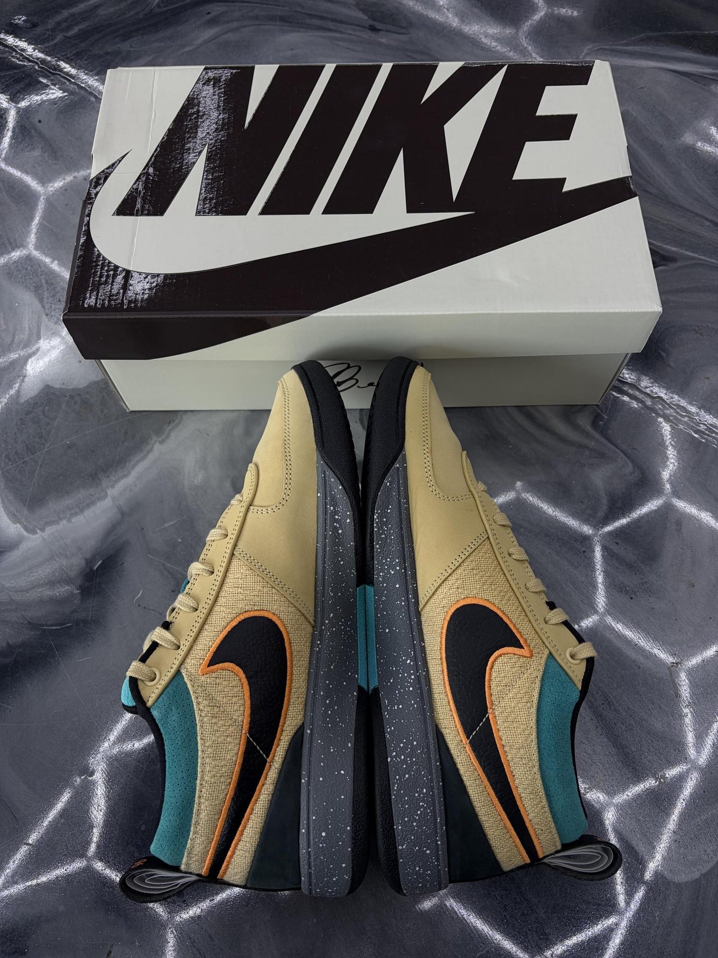 Nike Book 1 "Mowabb" Used Size 10
