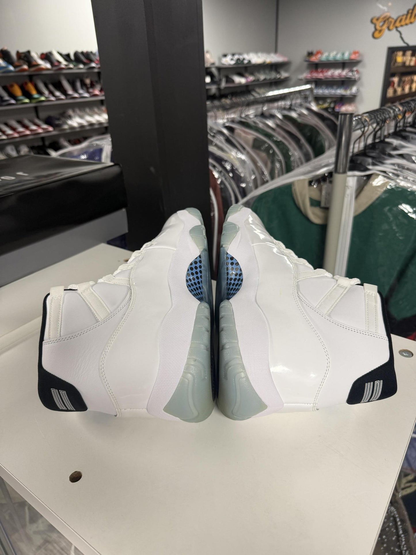 Jordan 11 "Legend Blue" Used Size 11.5