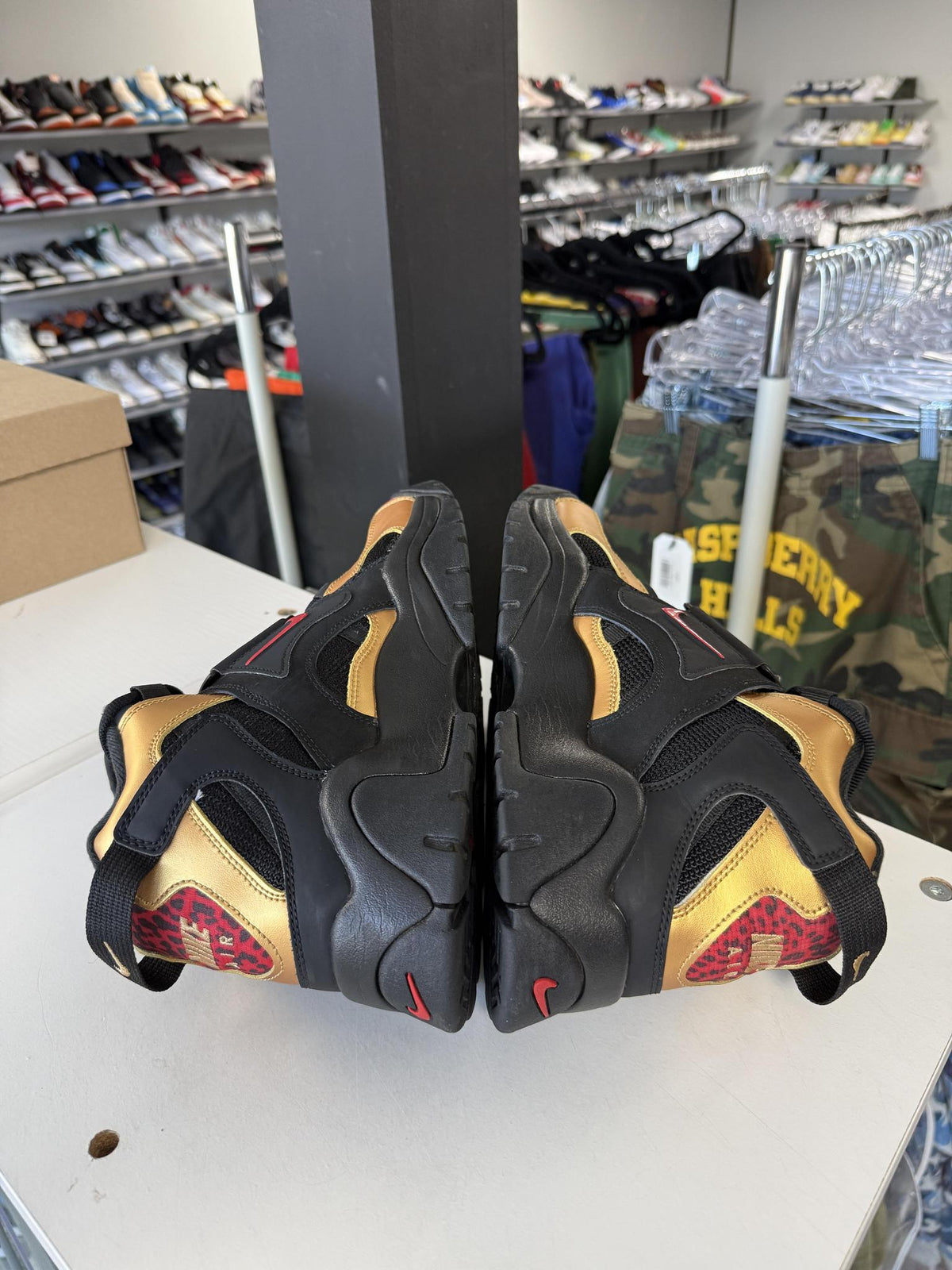 Nike Air Barrage "Black Metallic Gold" Used Size 11.5