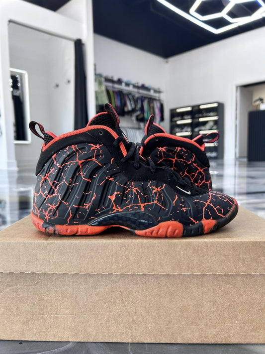 Foamposite "Magma" Used Size 5.5Y/7W