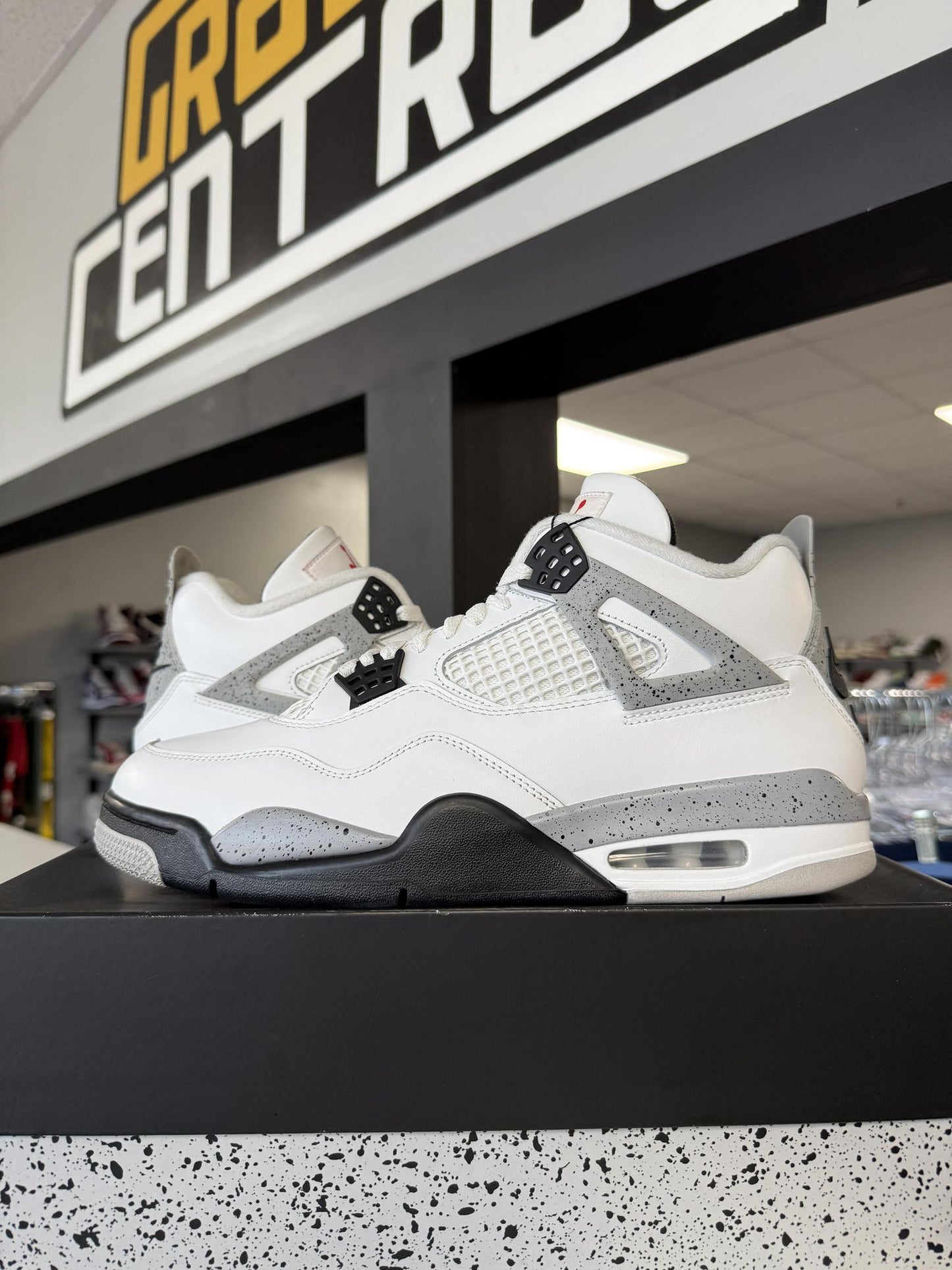 Jordan 4 "White Cement" Used Size 11
