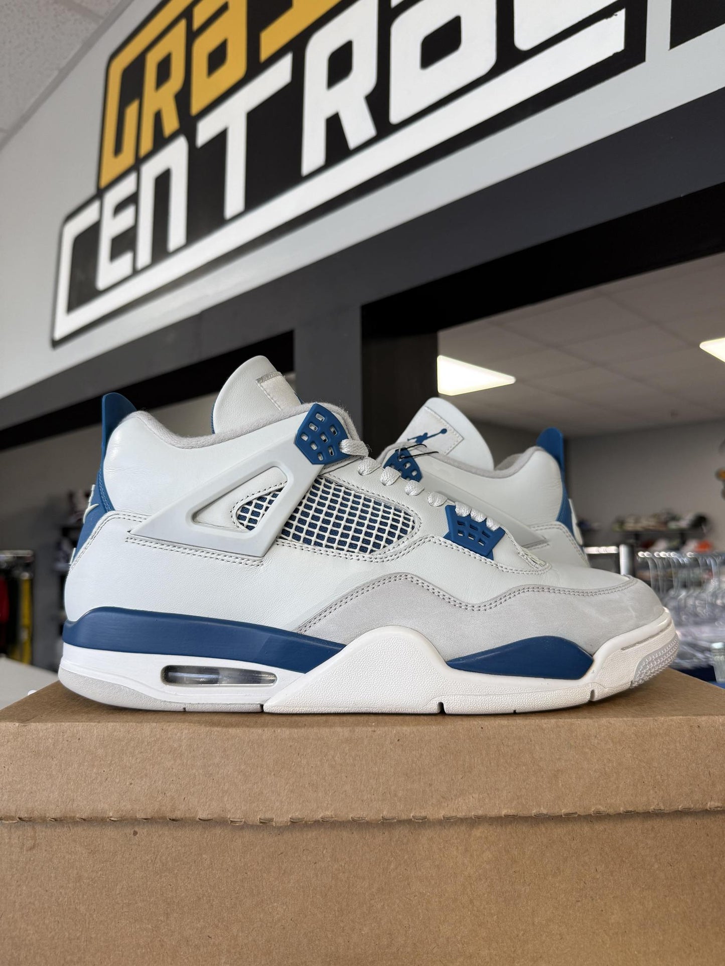Jordan 4 "Military Blue" Used Size 13