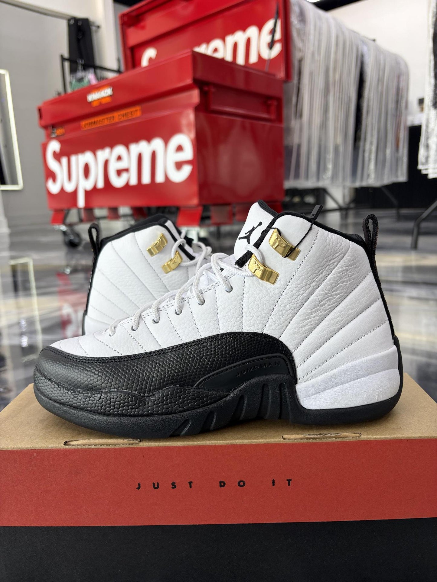 Jordan 12 "Taxi" Used Size 6Y/7.5W