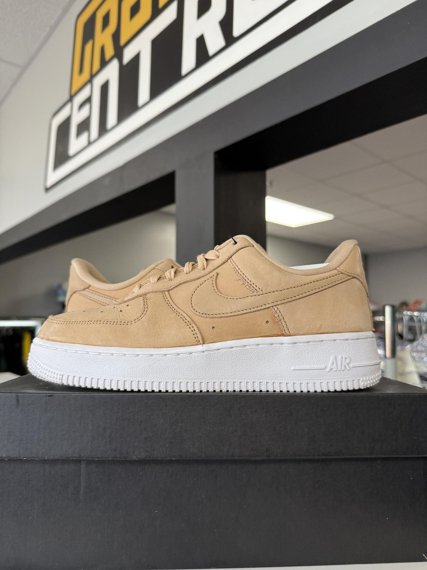 Air Force 1 Low Wheat Used Size 7Y/8.5W