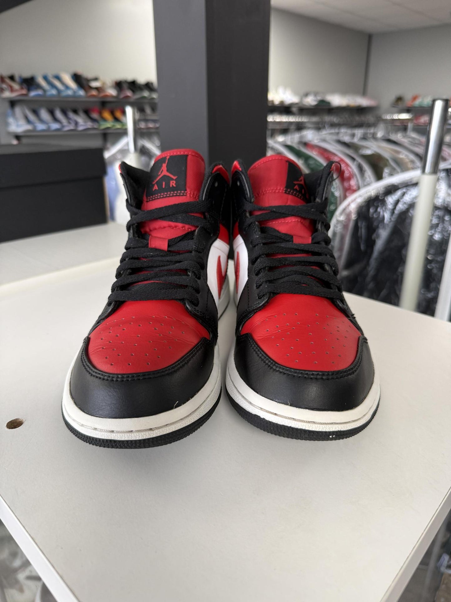 Jordan 1 Mid "Black Red" Used Size 8