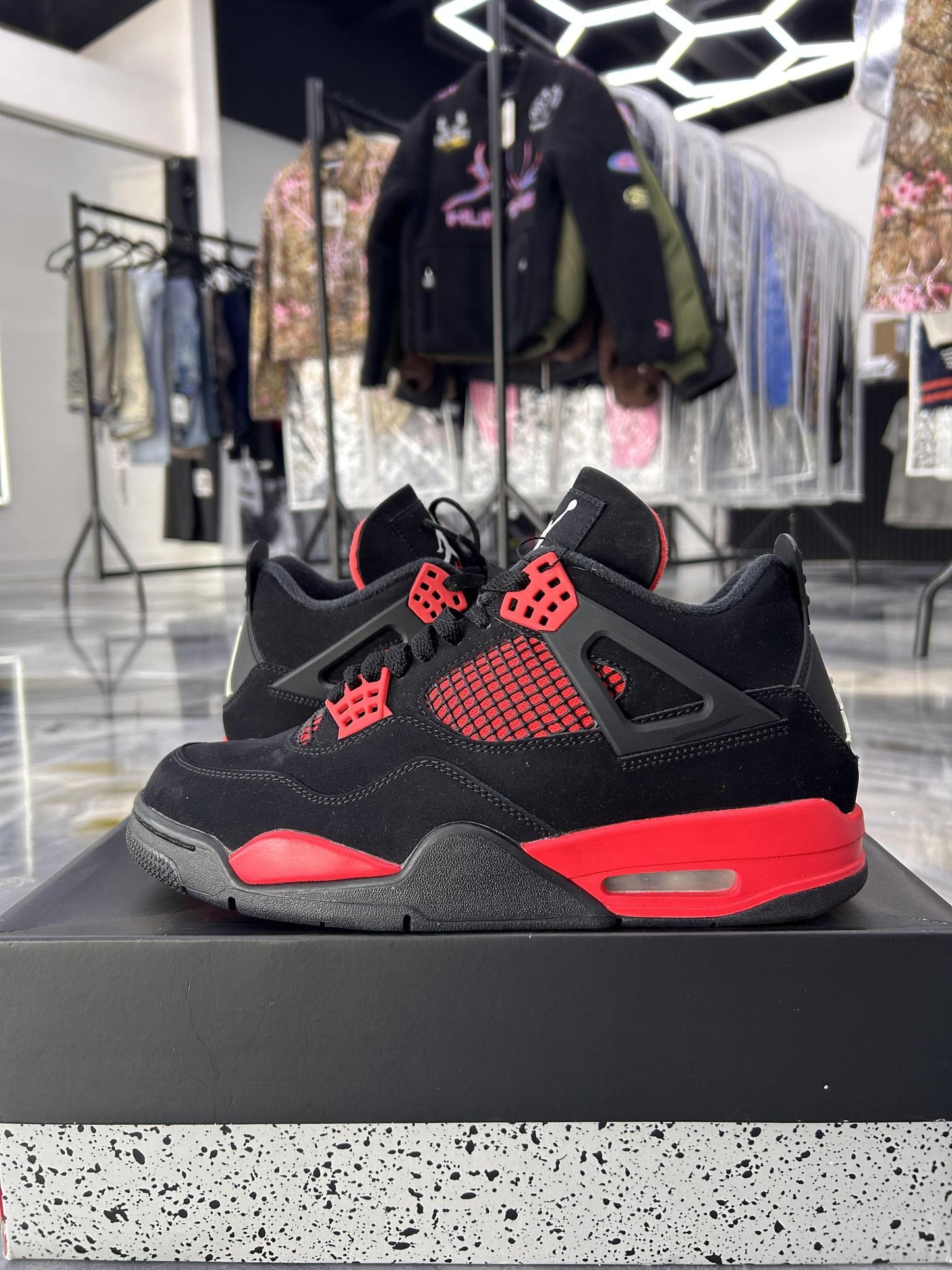 Jordan 4 "Red Thunder" Used Size 8.5