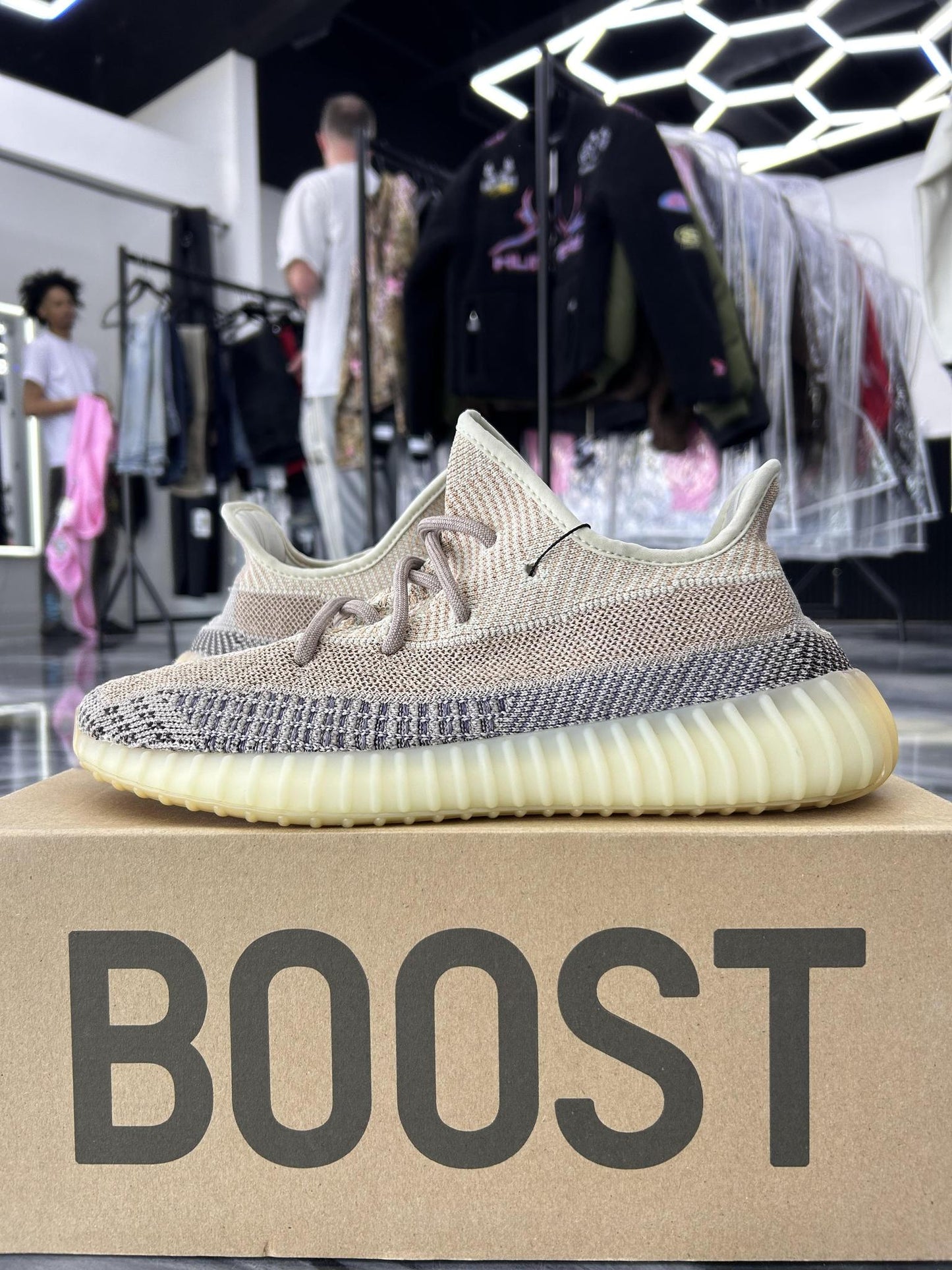 Adidas Yeezy 350 "Ash Pearl" Used Size 10