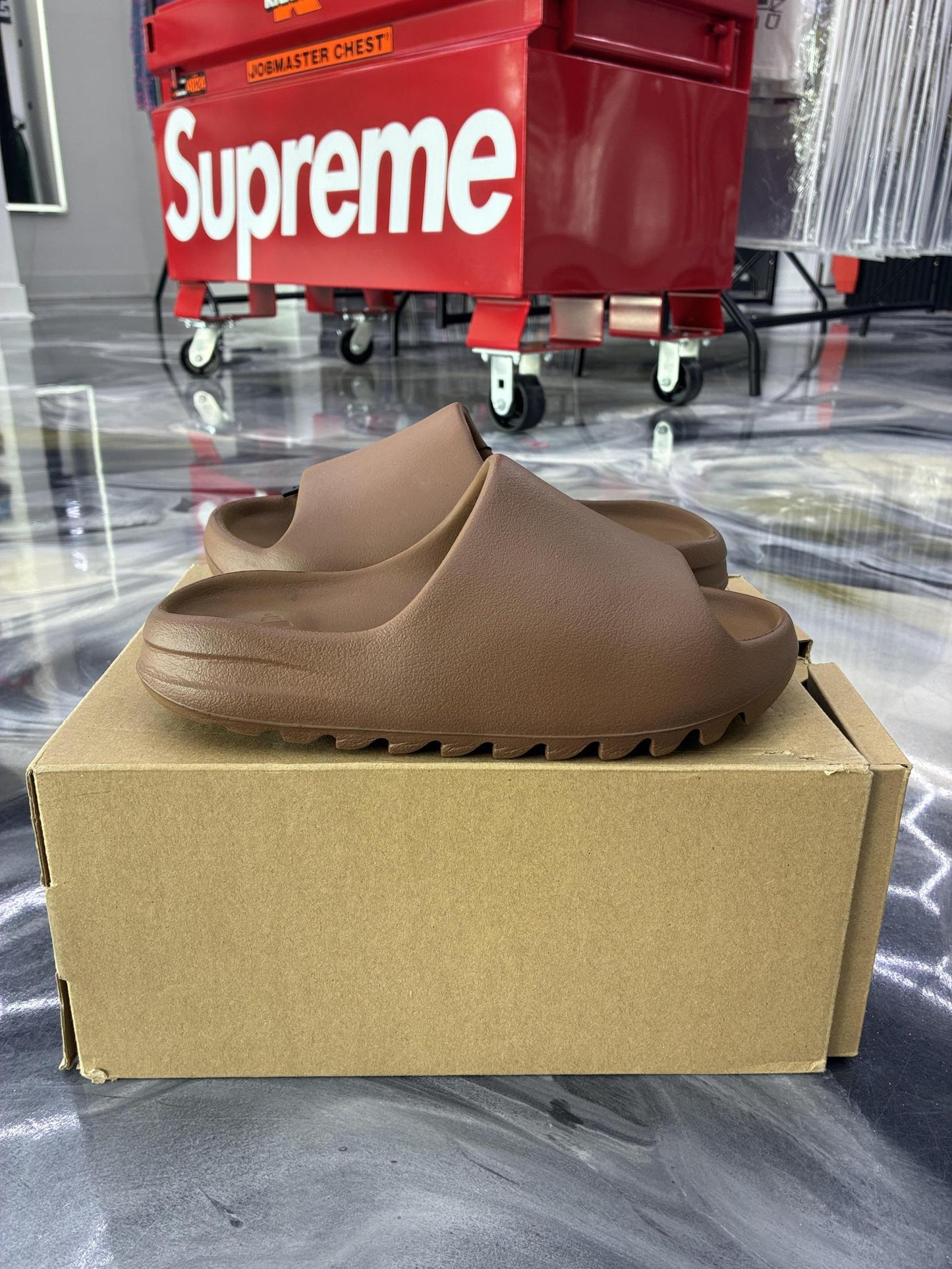 Yeezy Slide Flax Used Size 7Y/8.5W
