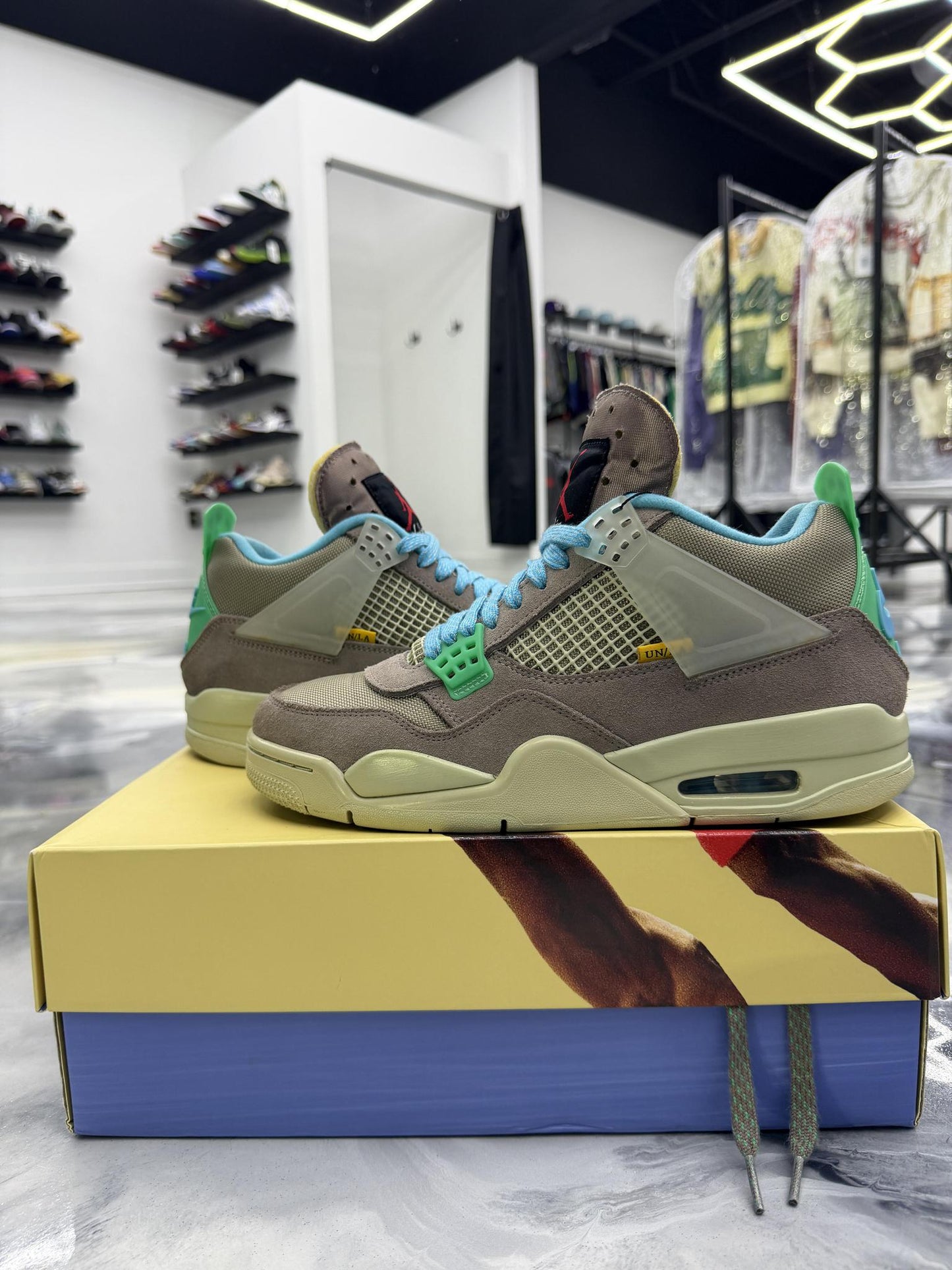 Jordan 4 Union LA "Taupe" Used Size 9
