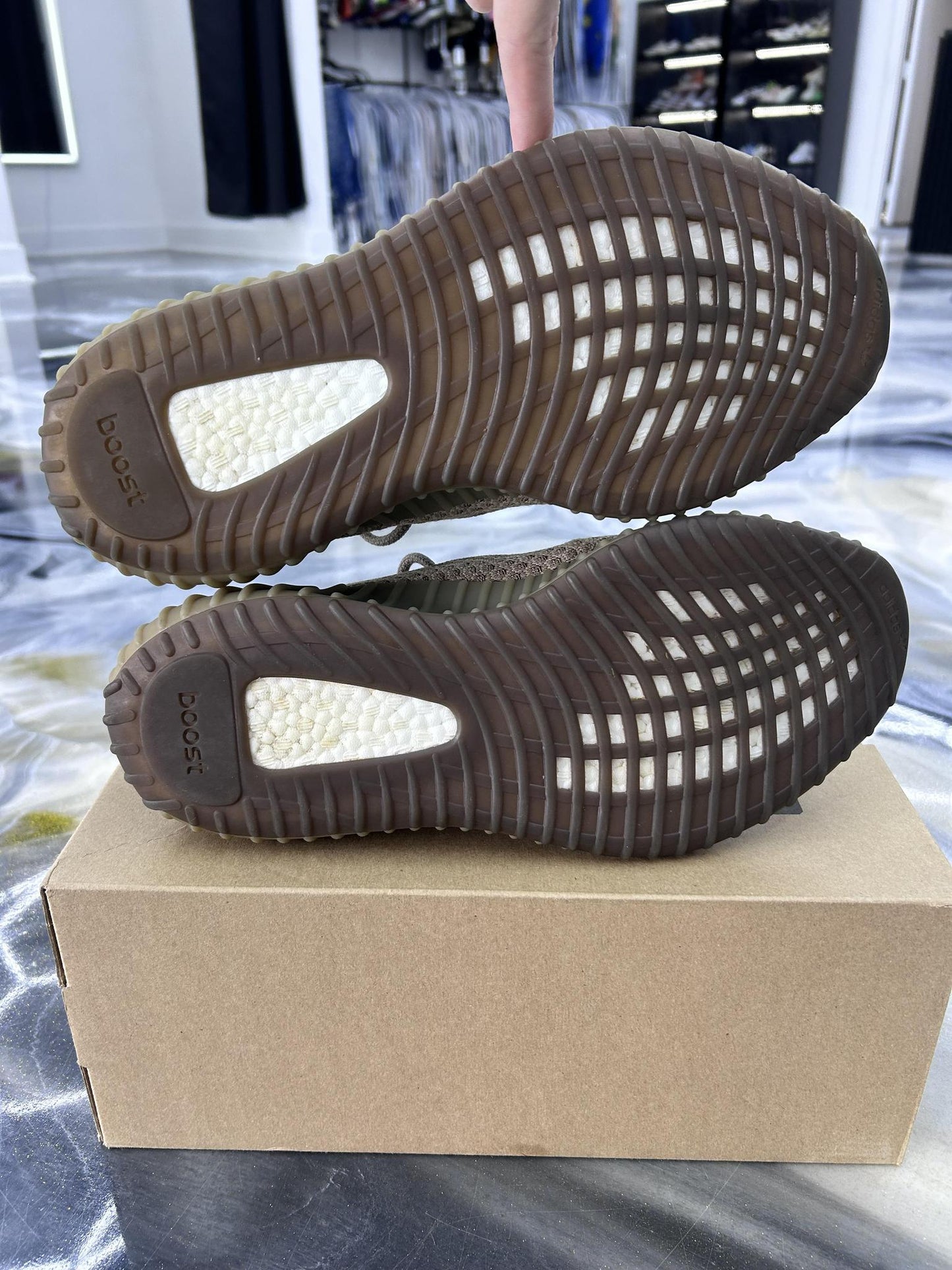 Yeezy 350 "Taupe" Used Size 11