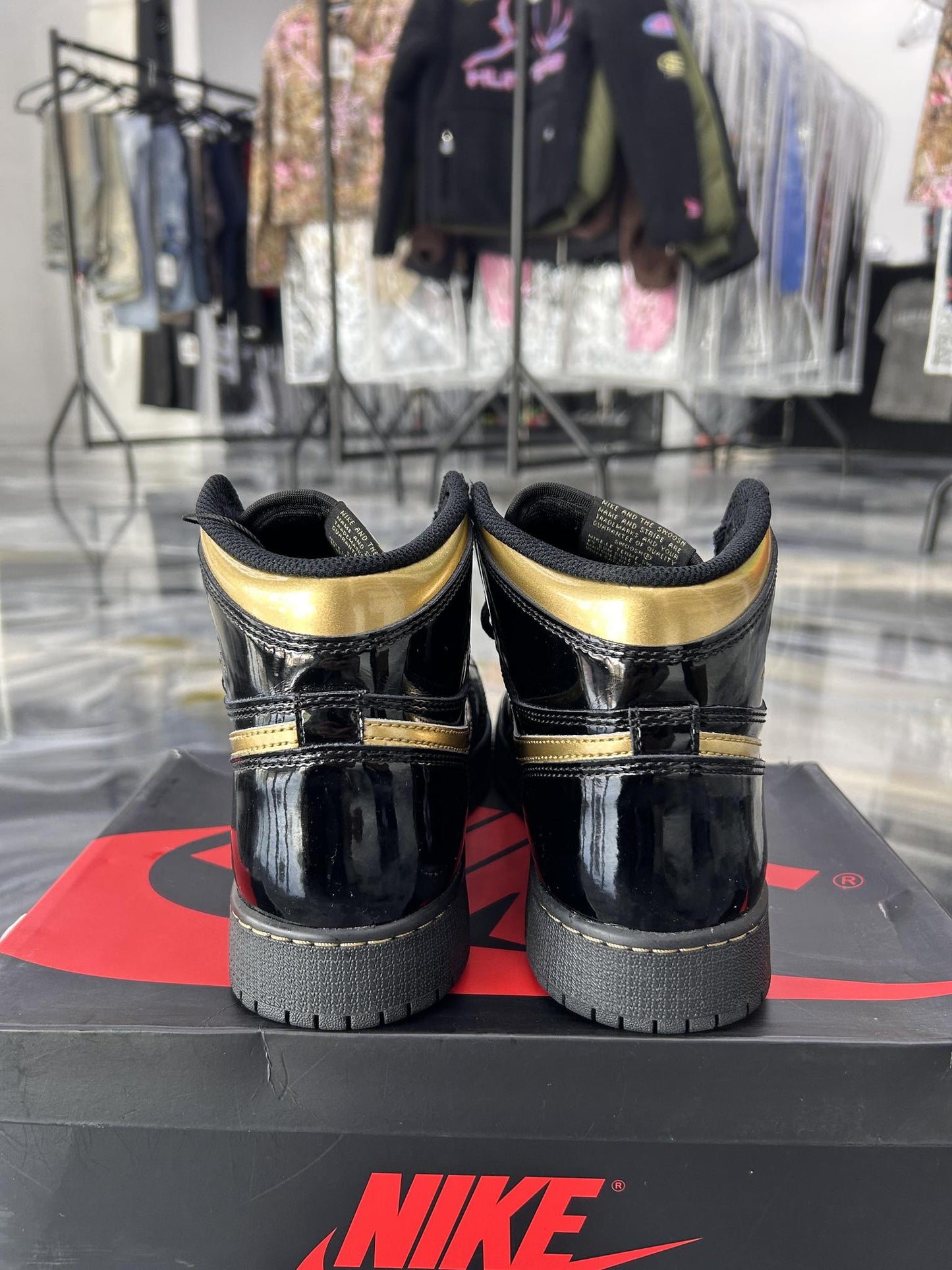 Jordan 1 "Metallic Gold" Used Size 6.5Y/8W