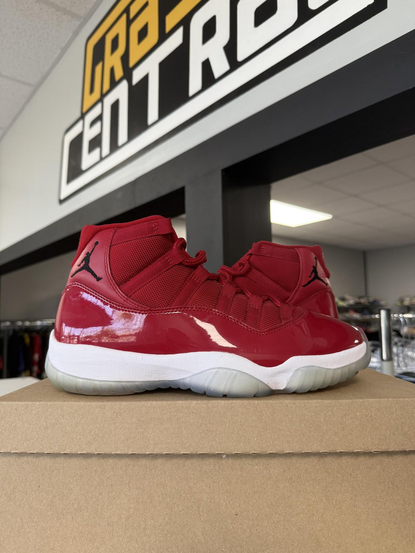 Jordan 11 "Win Like '96" Used Size 9