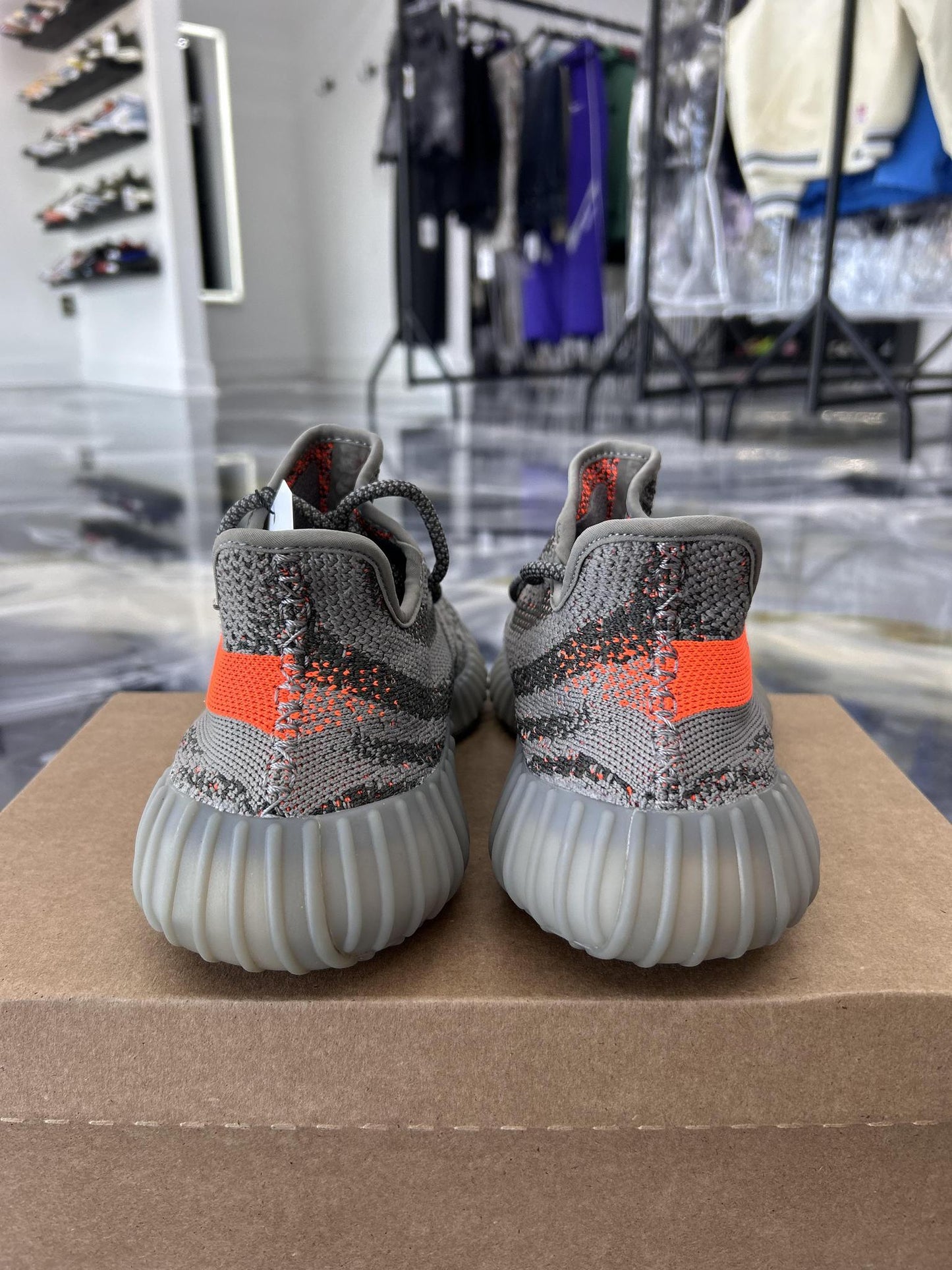 Yeezy 350 V2 "Beluga Reflective" Used Size 8.5