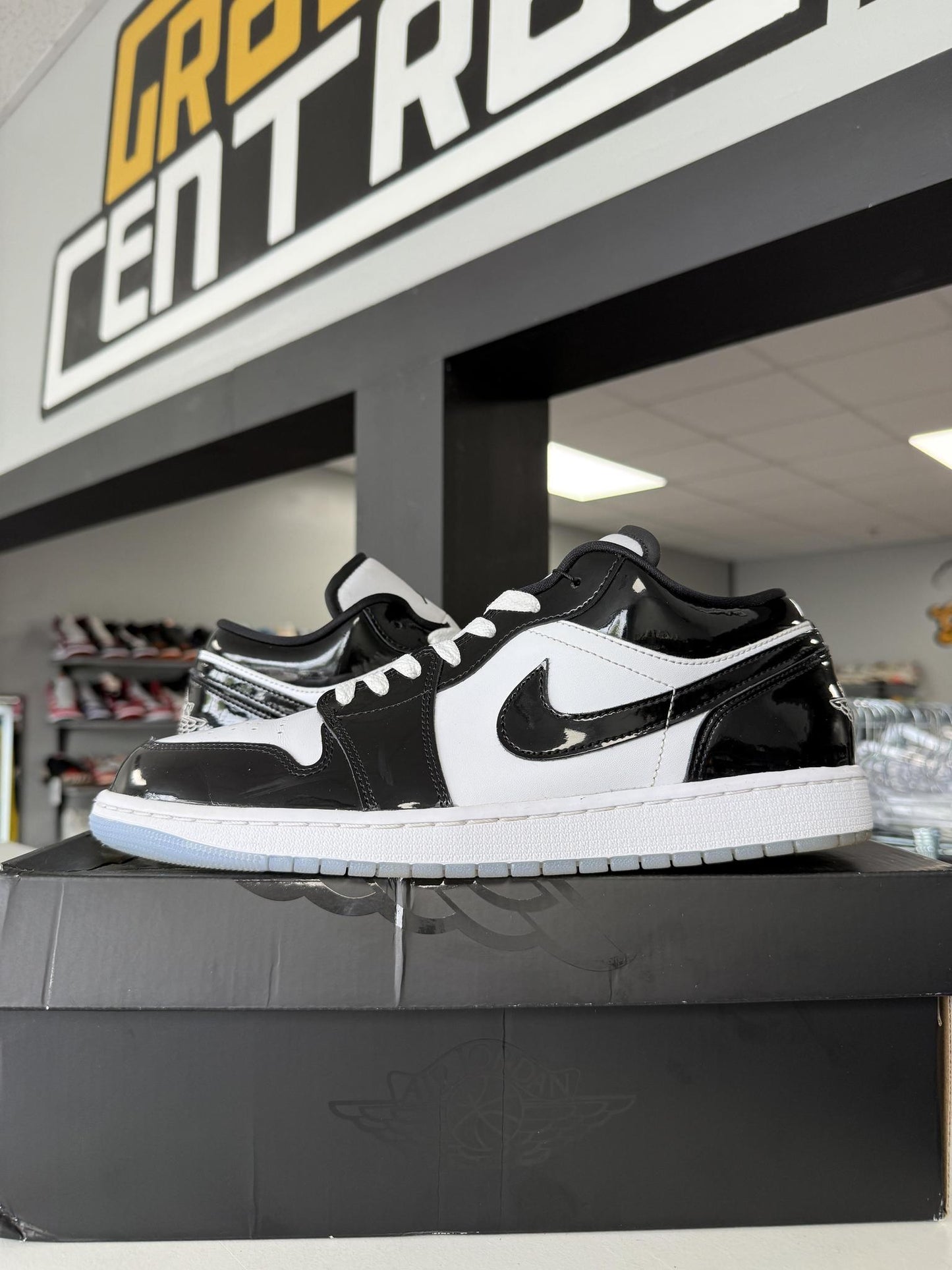 Jordan 1 Low "Concord" Used Size 11