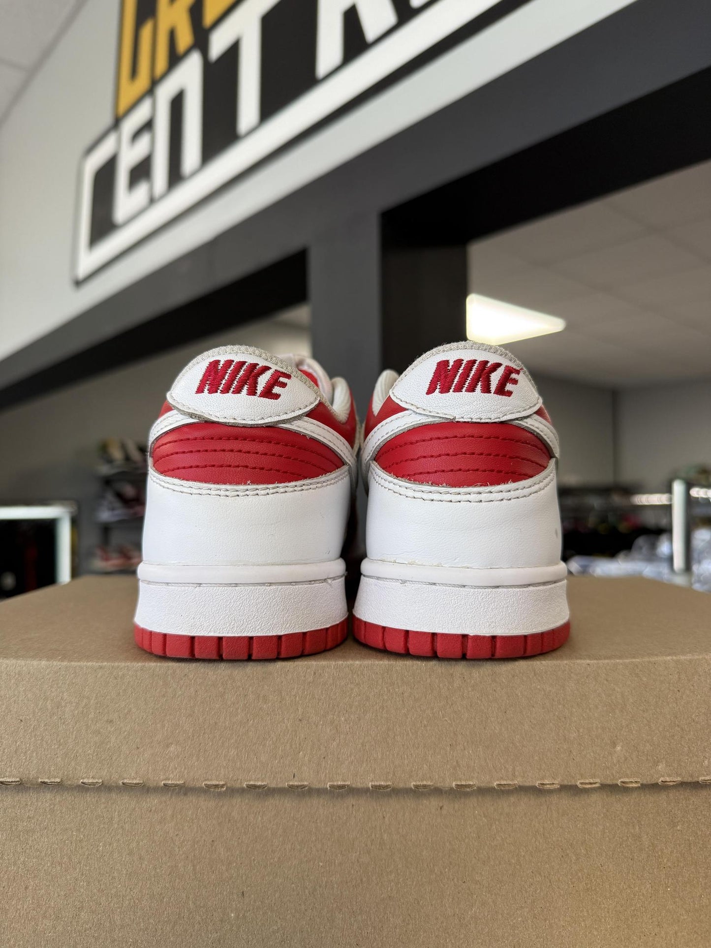 Nike Dunk Low "Gym Red" Used 6Y/7.5W