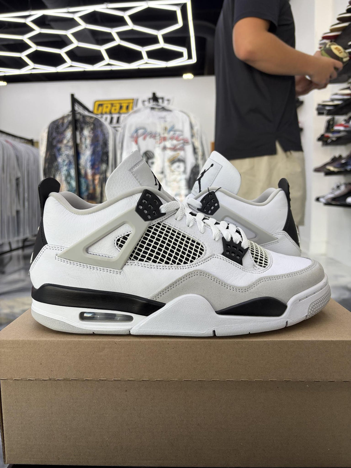 Jordan 4 "Military Black" Used Size 11.5