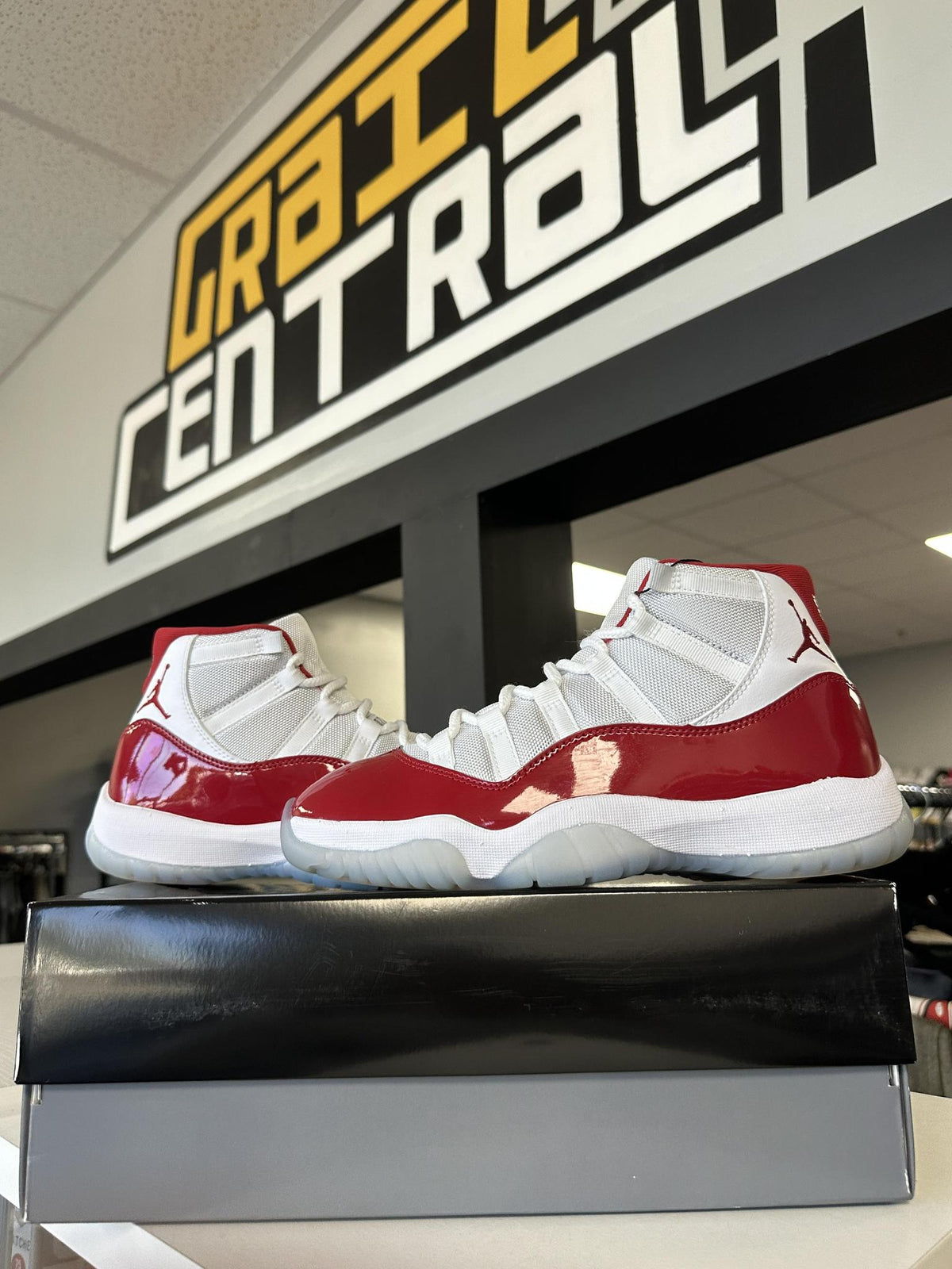 Jordan 11 "Cherry" Size 8 Used