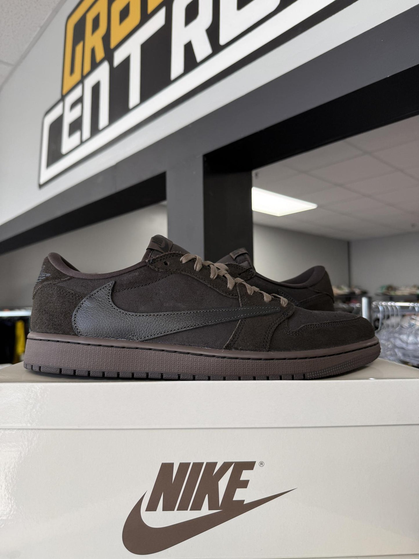 Jordan 1 Low X Travis Scott "Velvet Brown" Used Size 13